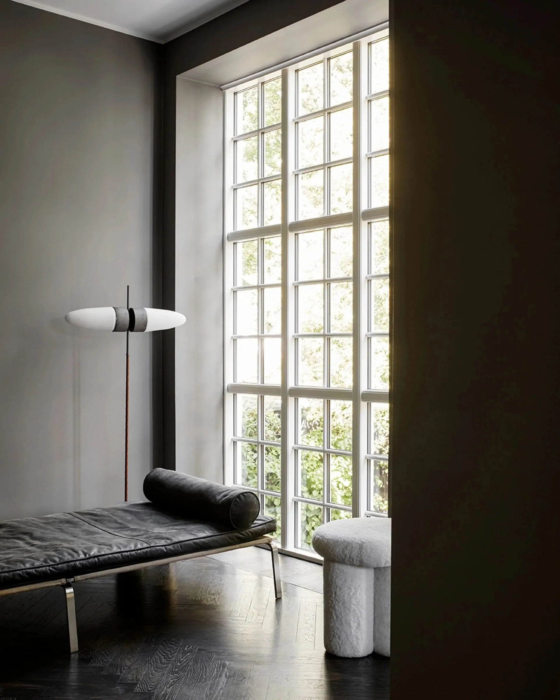 Big Foot taboret z owczej skóry, Złamana biel 101 Copenhagen