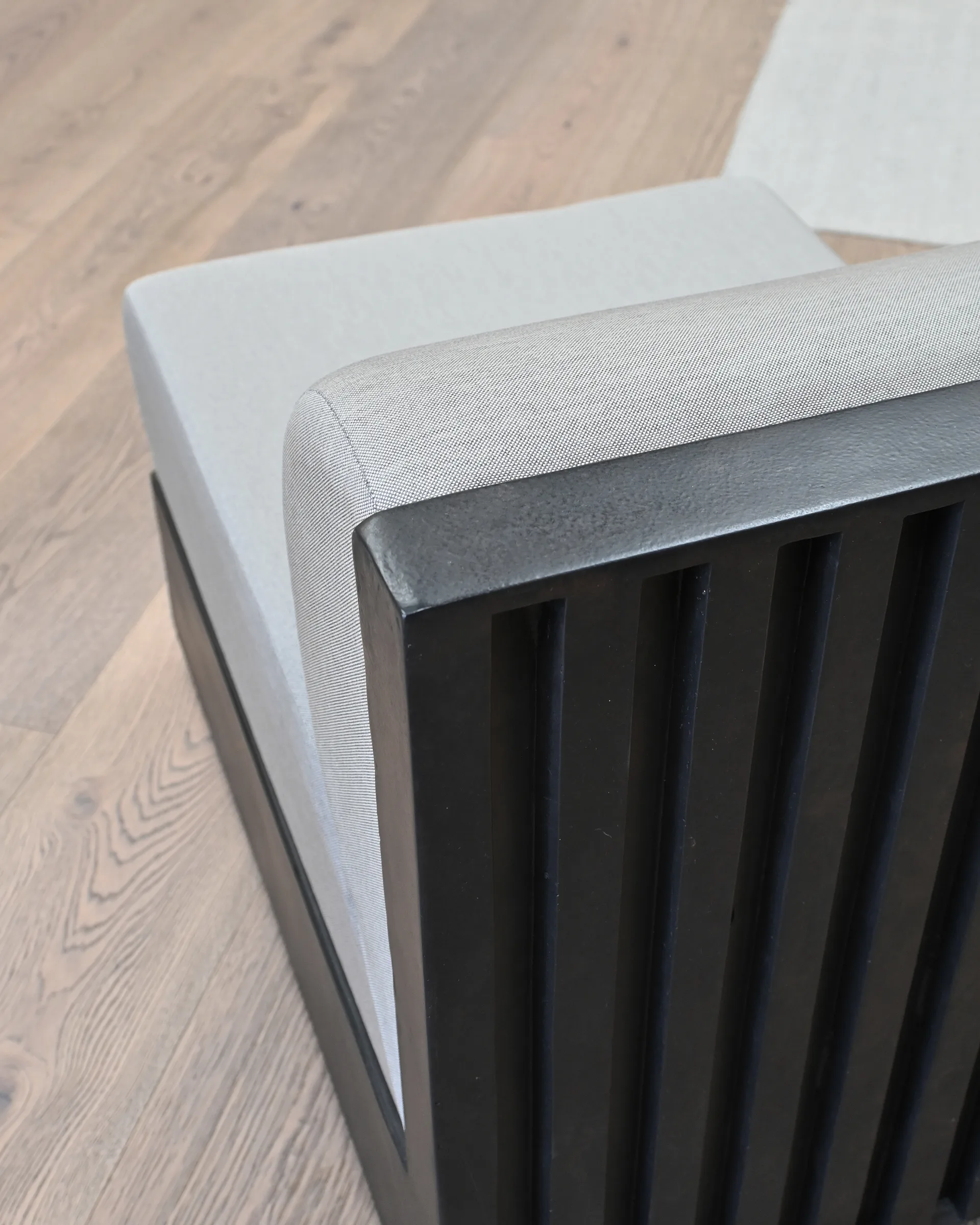 Fotel Tribu Lounge Chair, Coffee 101 Copenhagen