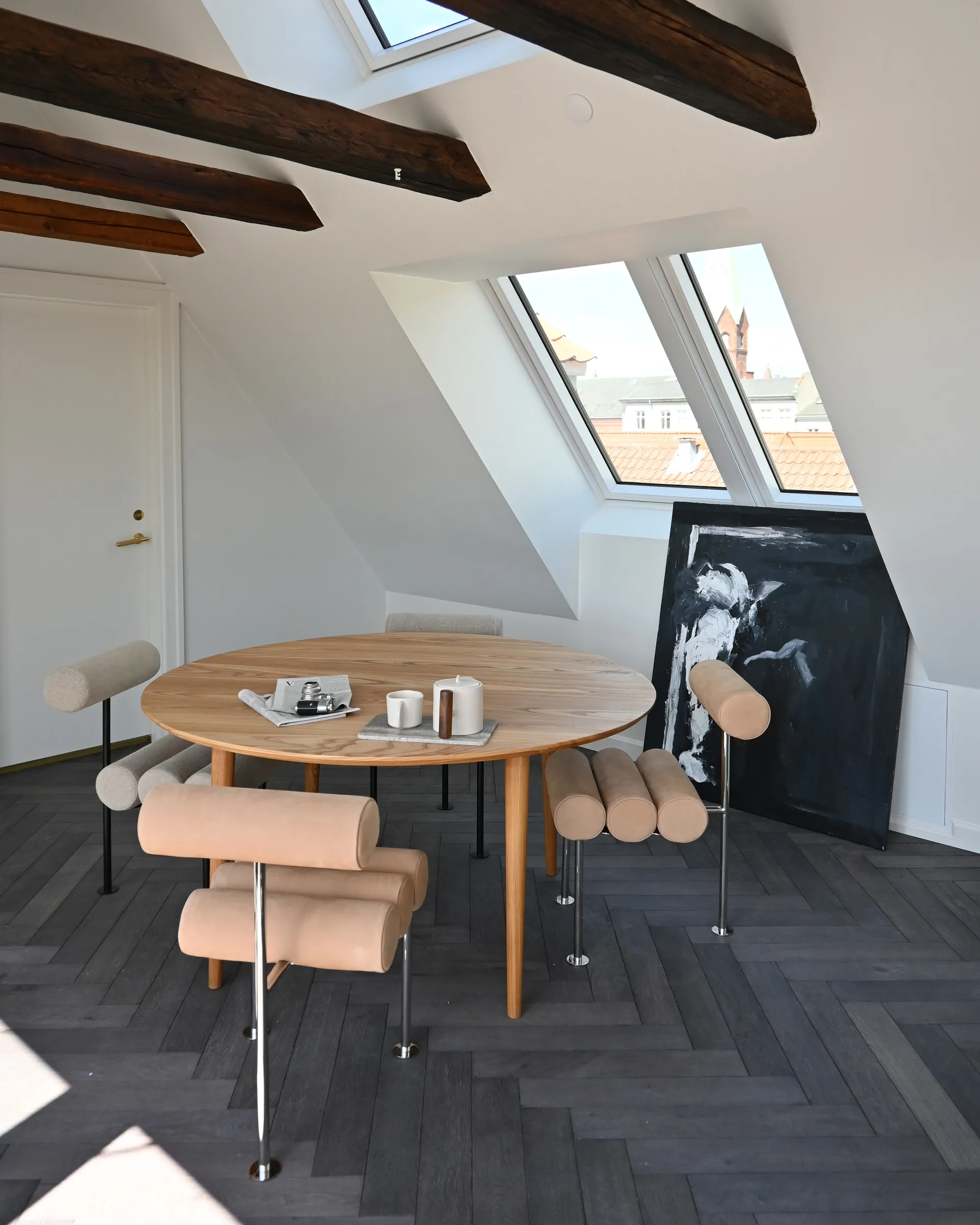 Krzesło do jadalni Hiro, Stal nierdzewna-nubuk 101 Copenhagen