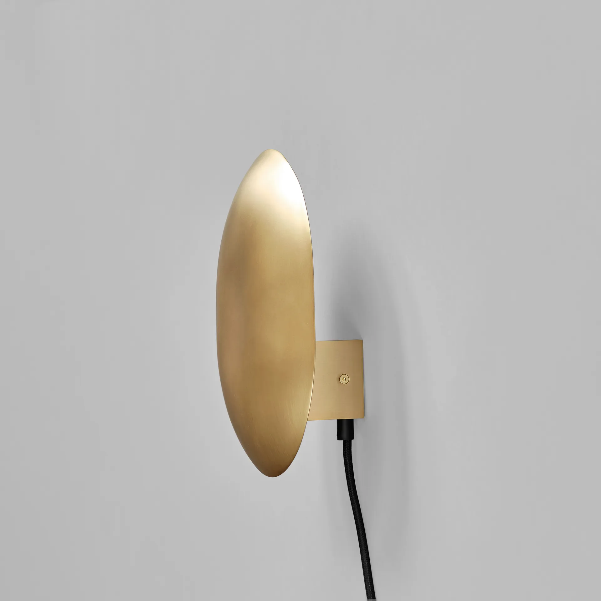 Lampa ścienna Clam 26 cm , Mosiądz 101 Copenhagen