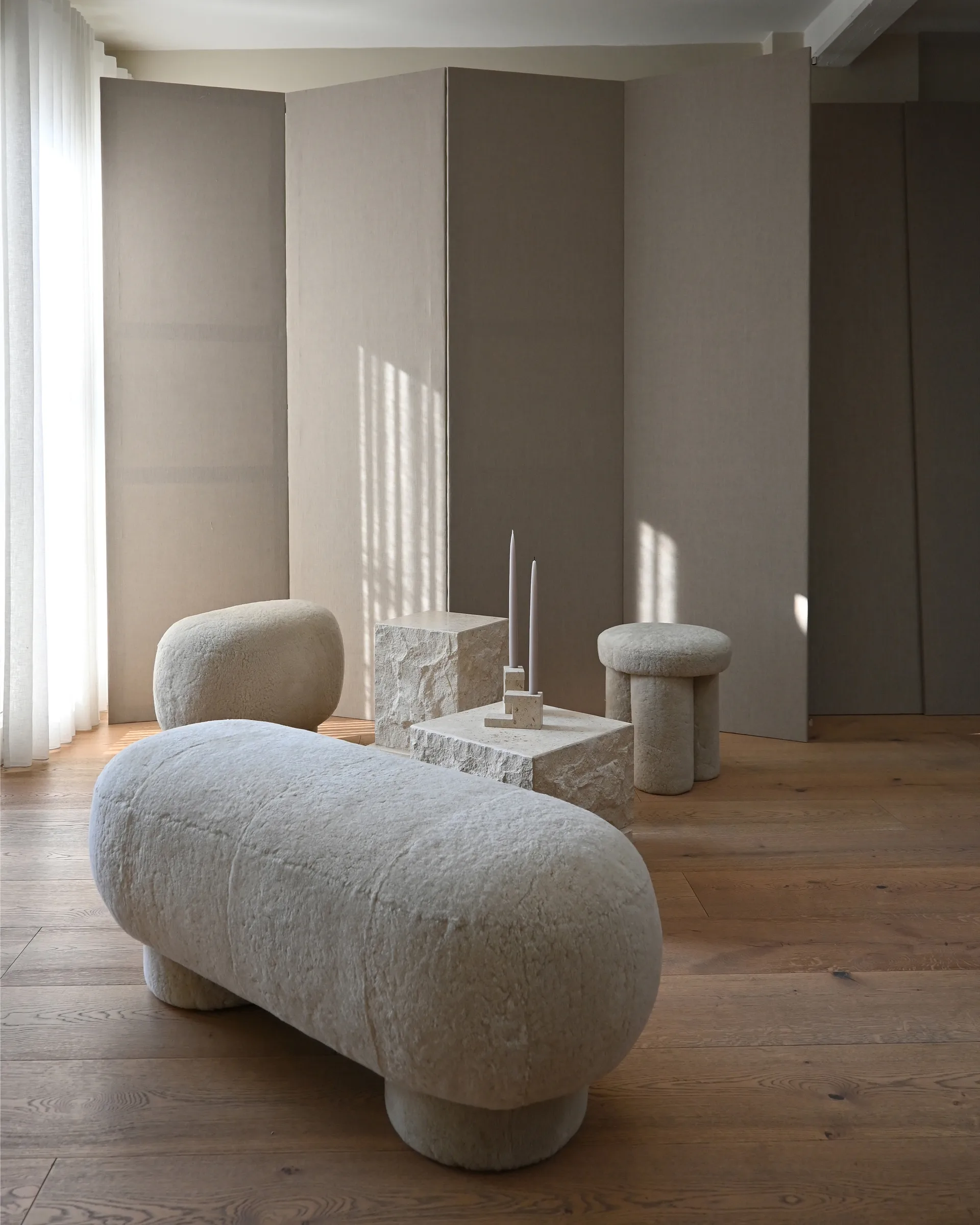 Stolik boczny Temple low 42x40 cm, Chrome-limestone 101 Copenhagen