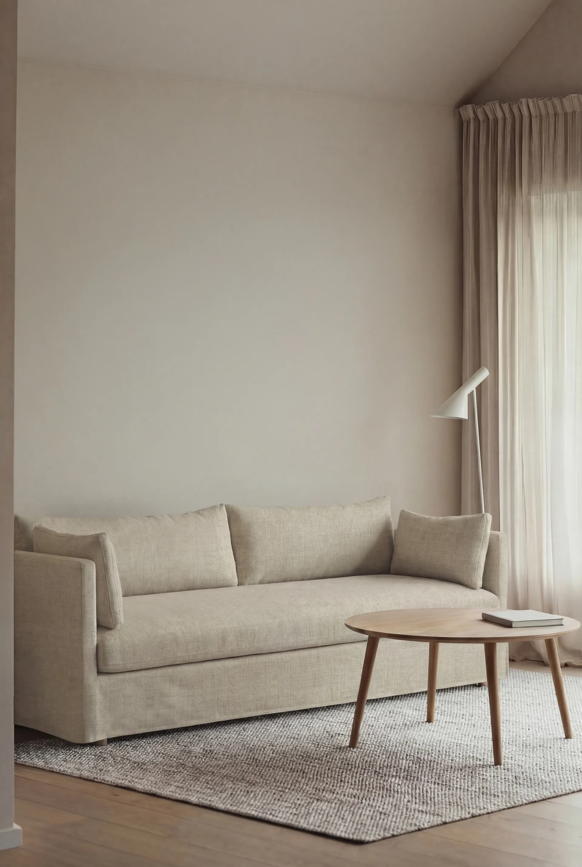 Linnevik sofa, Luiza beige 3981-dąb olejowany na biało, 4-osobowa, z falbaną 1898