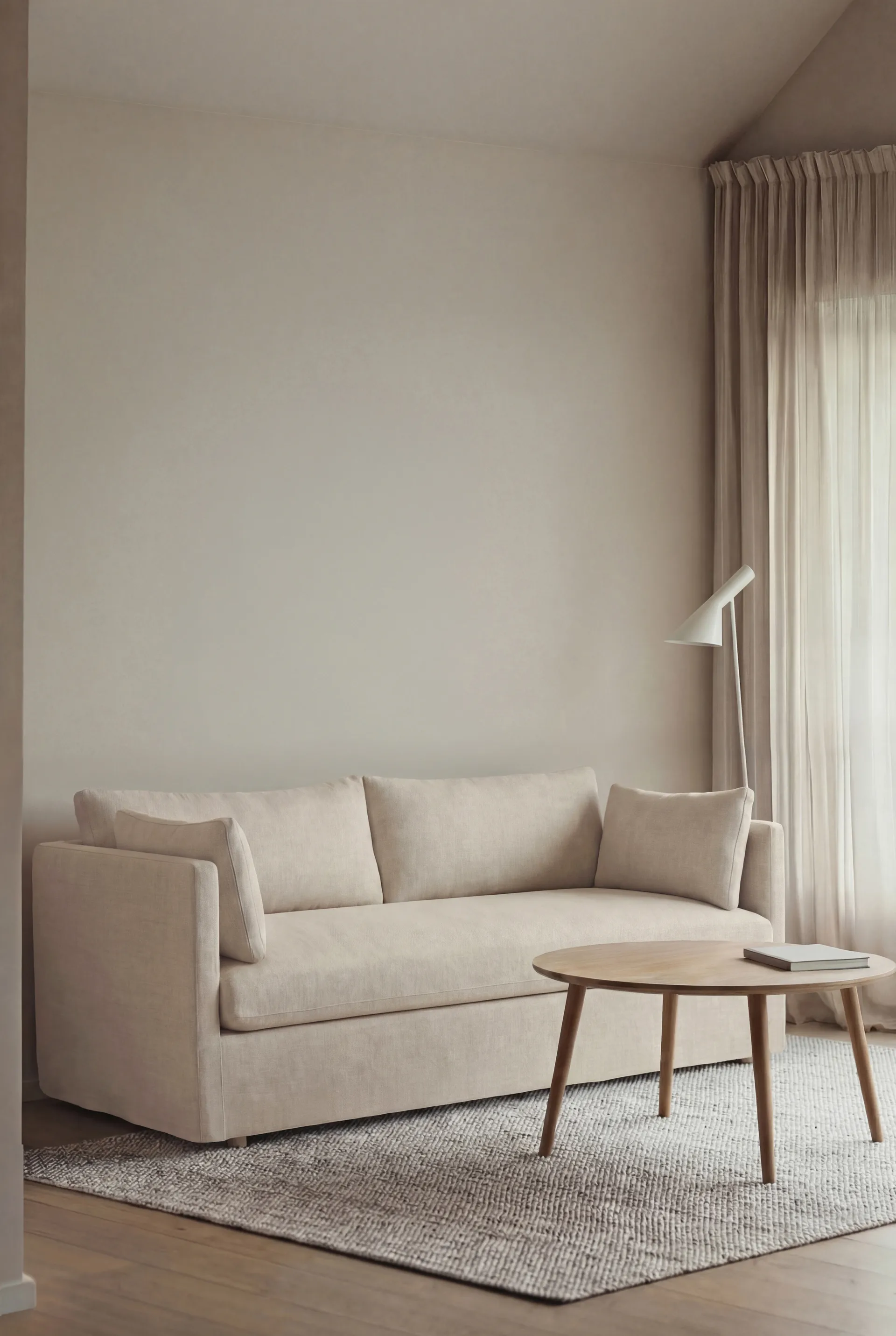 Linnevik sofa, Same Beige 6670-dąb olejowany na biało, 2-osobowa, z falbaną 1898