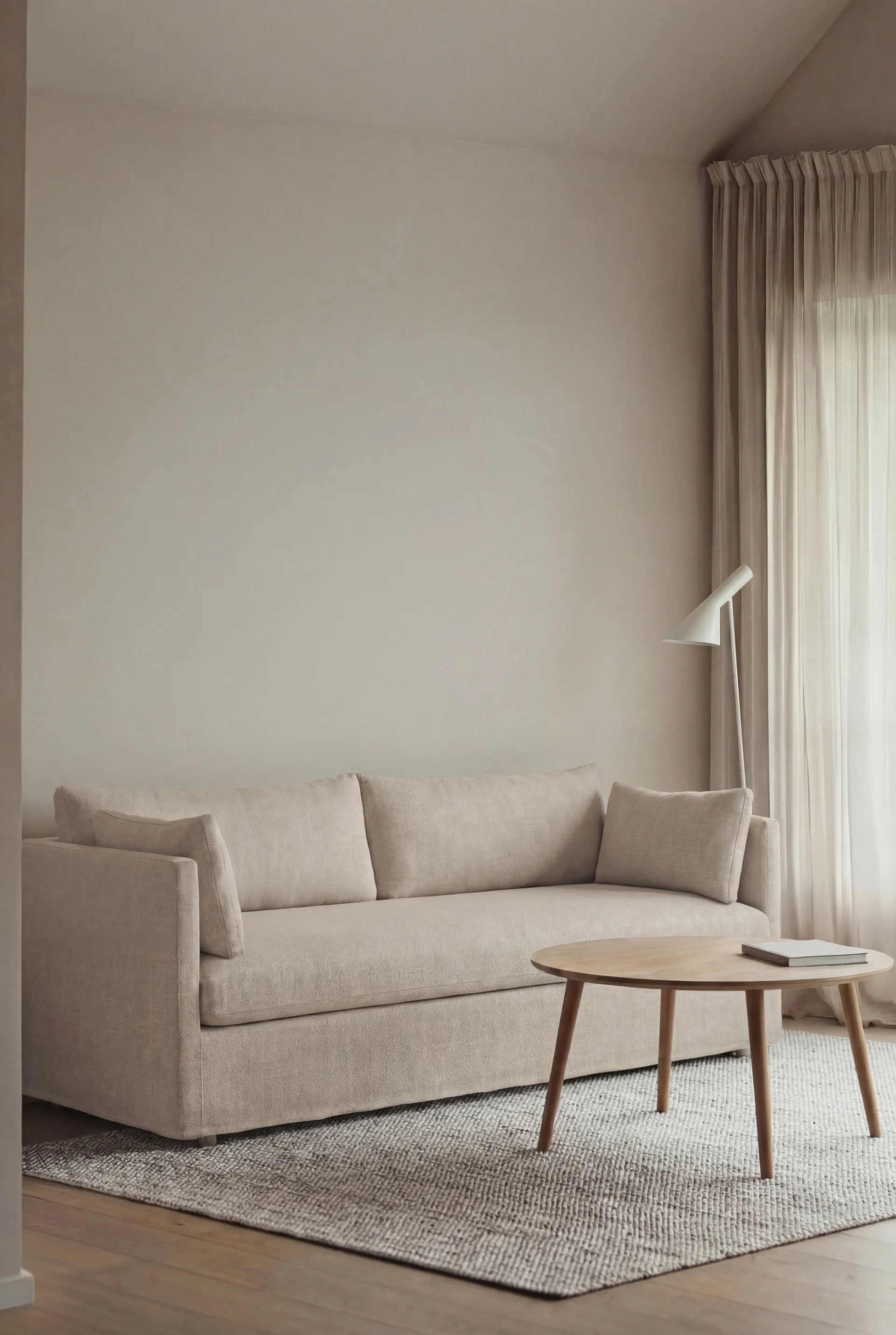 Linnevik sofa, Same Beige 6670-dąb olejowany na biało, 3-osobowa, z falbaną 1898