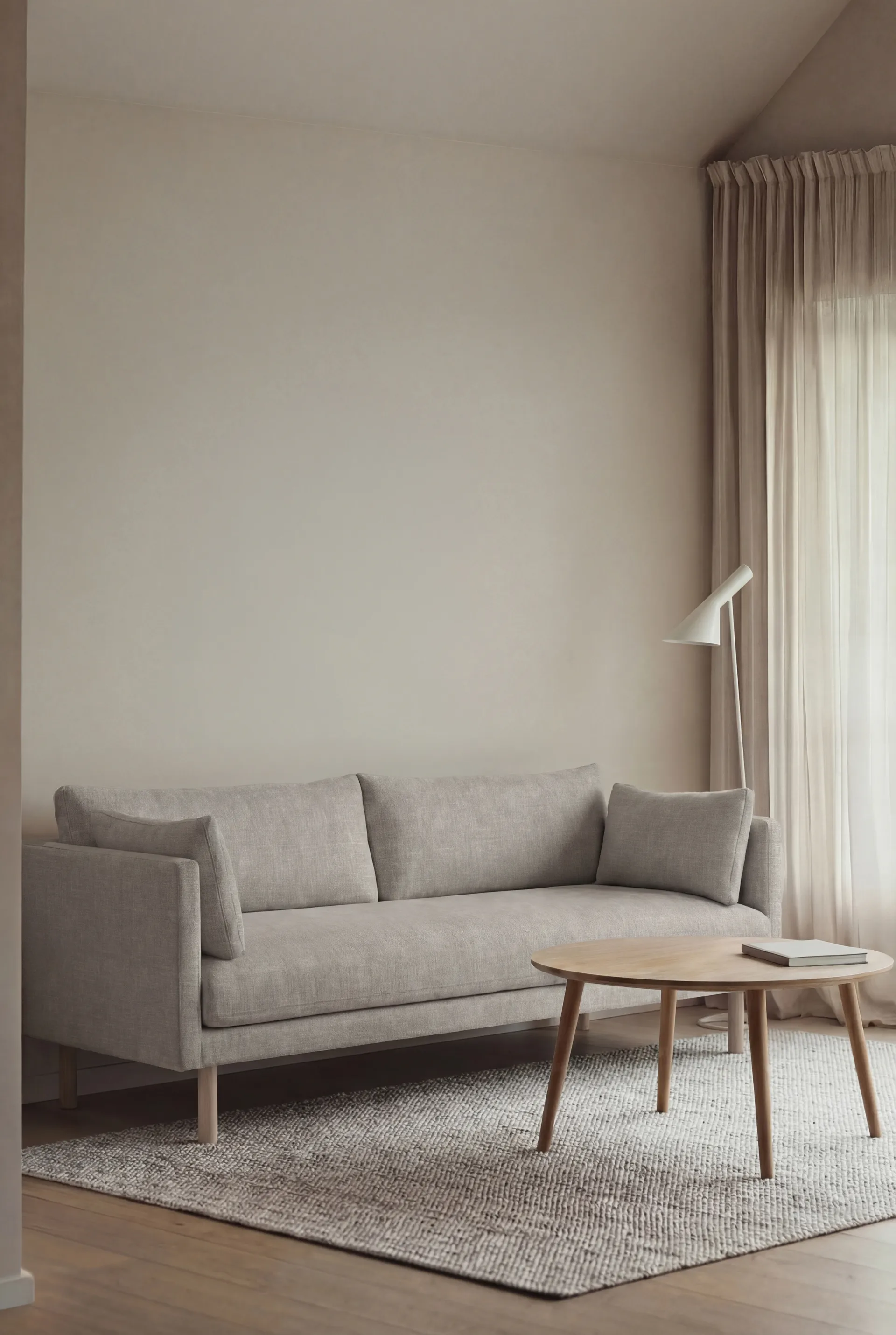 Linnevik sofa, Same Grey 6673-dąb olejowany na biało, 3-osobowa, bez falbany 1898