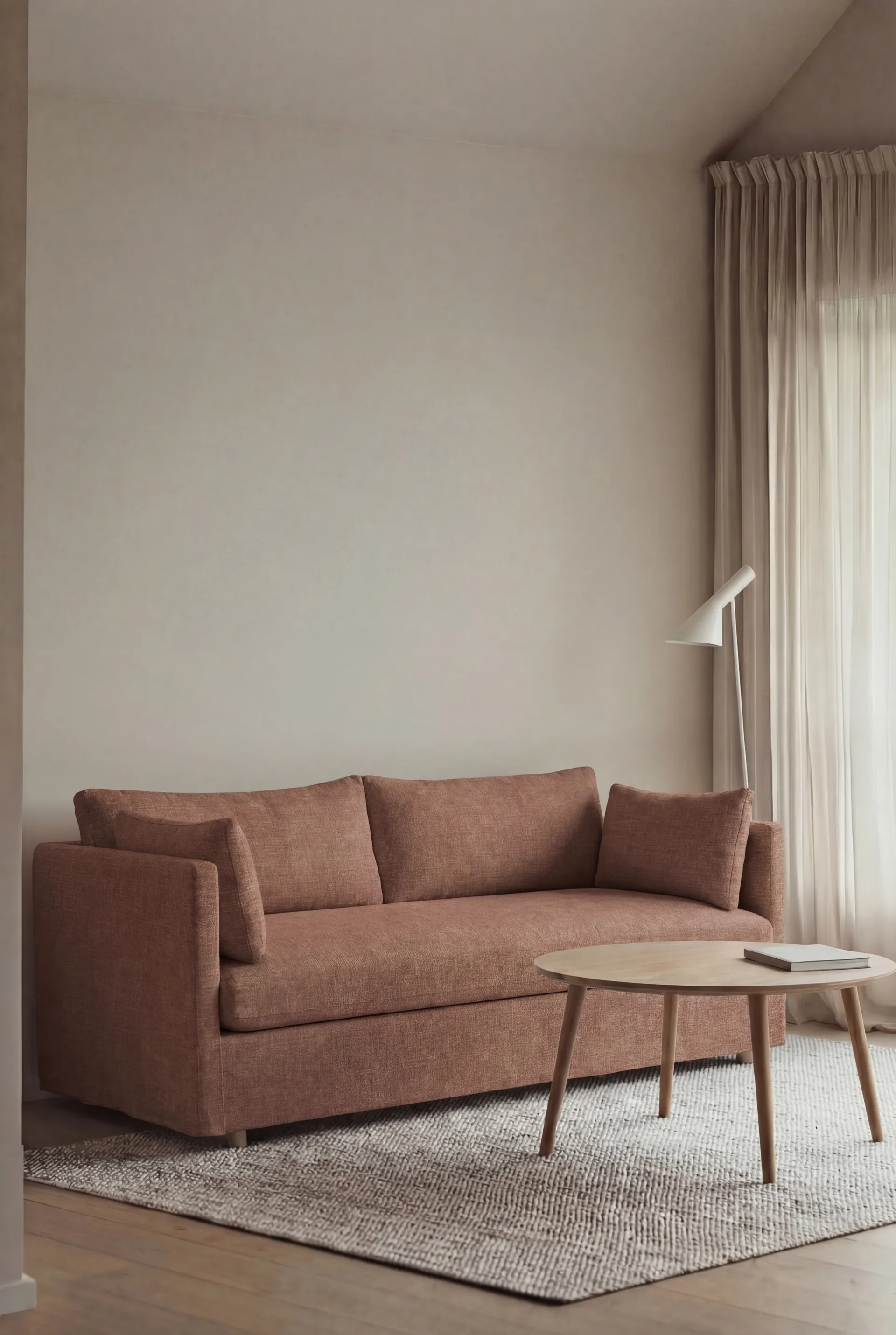 Linnevik sofa, Same Rust 6675-dąb olejowany na biało, 2-osobowa, z falbaną 1898