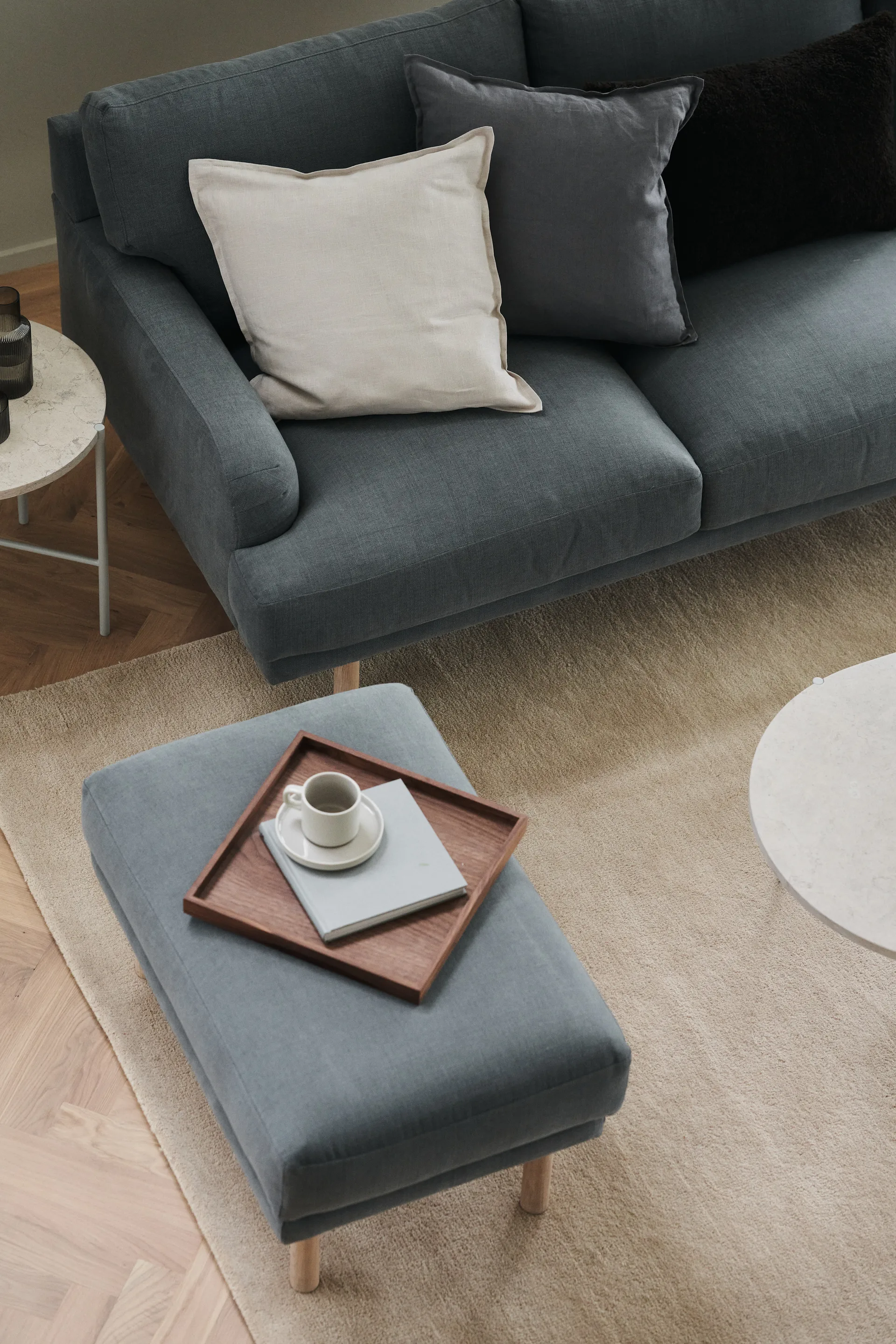 Podnóżek Lidnäs, Caleido ciemnoszary 1898