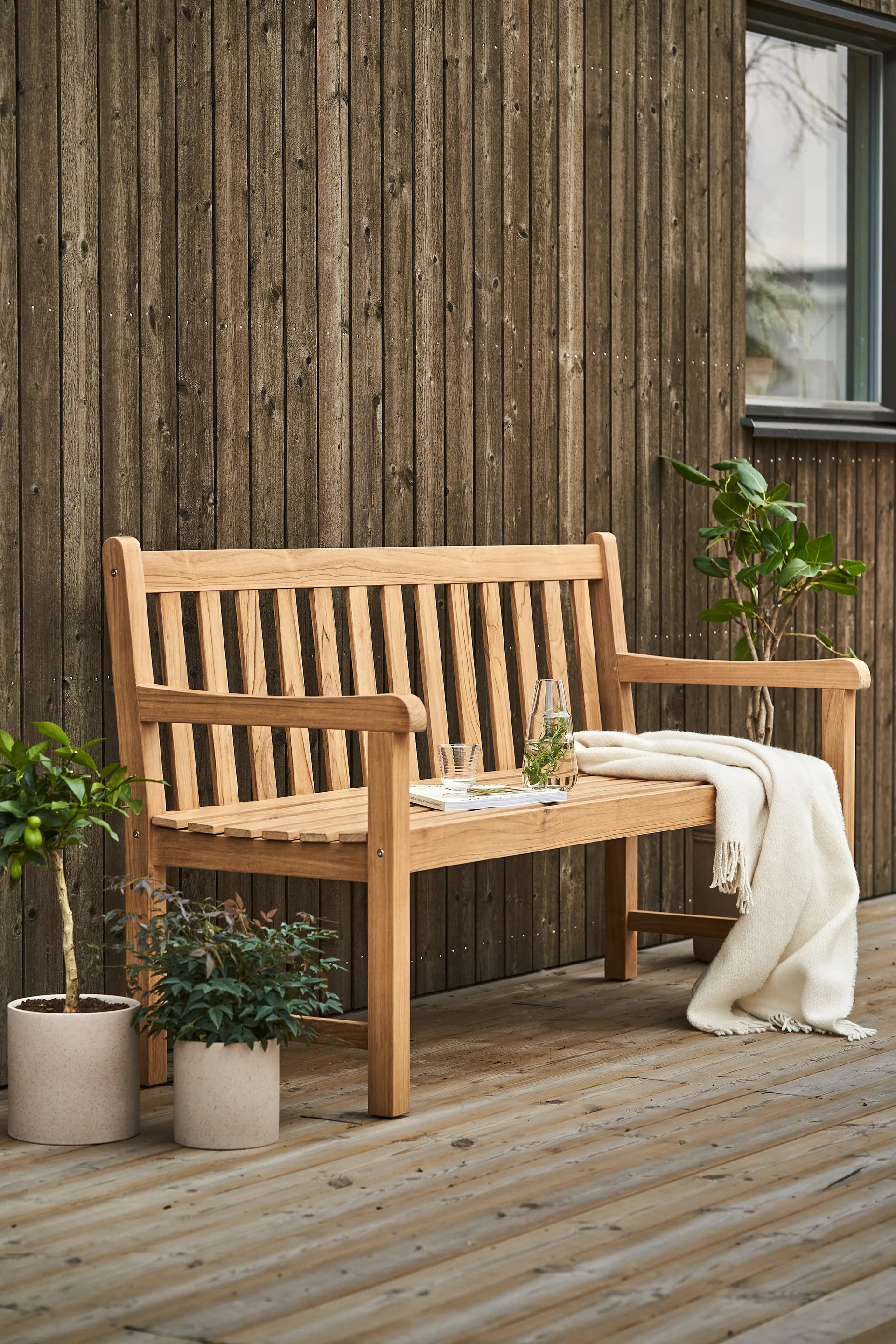 Sofa ogrodowa Lövhult, Drewno tekowe 1898