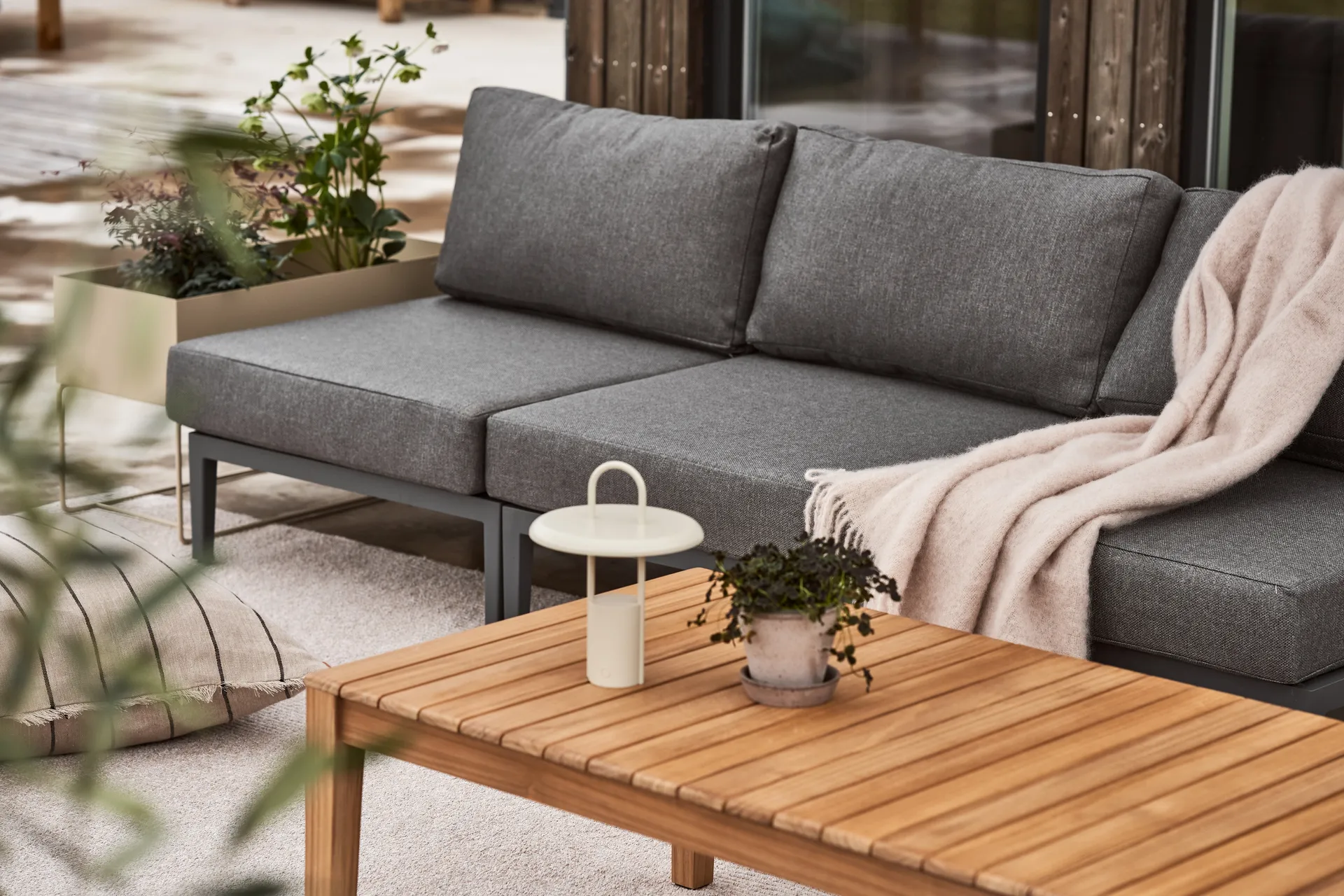 Stolik kawowy Stockaryd, Drewno tekowe 1898