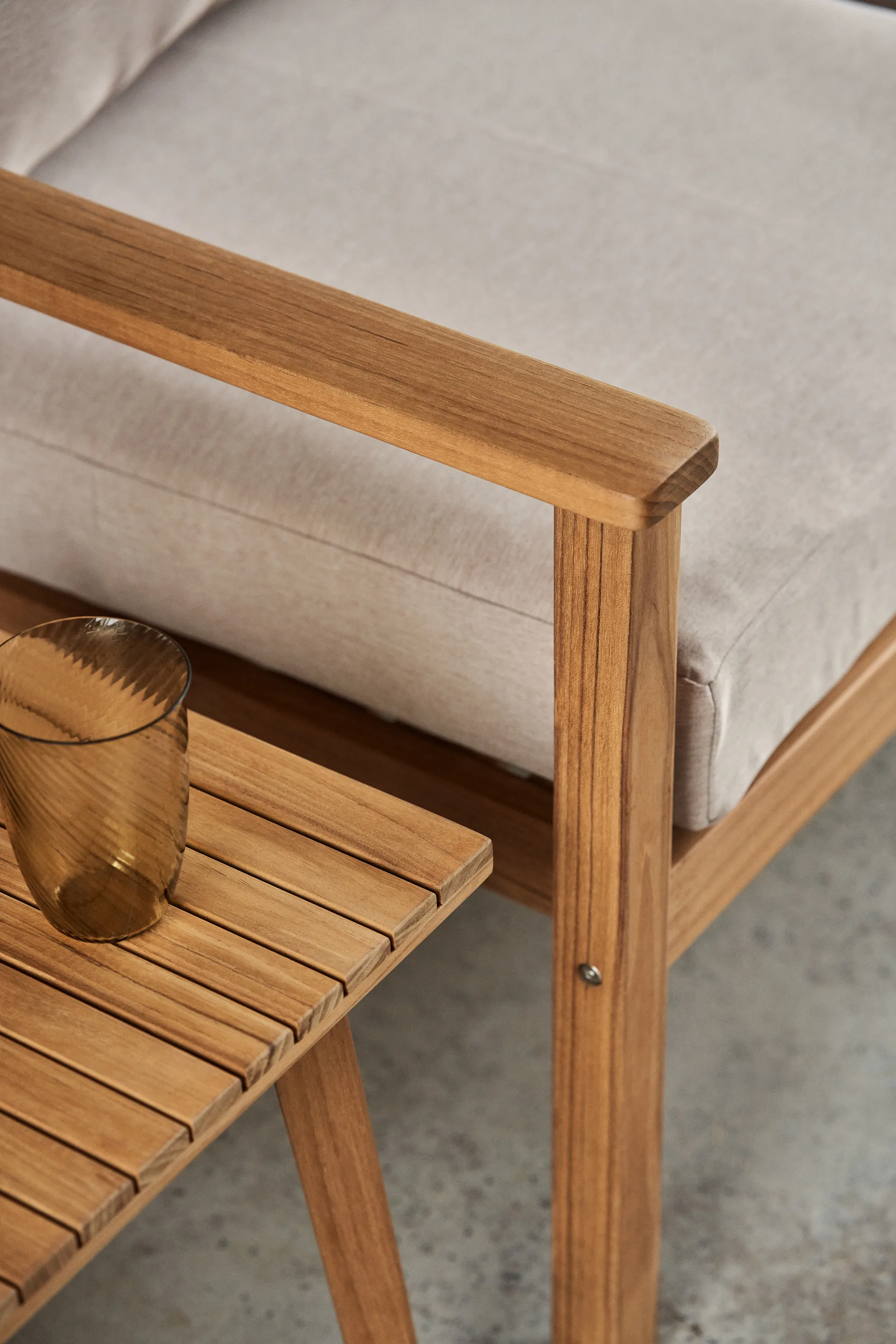 Stolik z drewna tekowego Sköndal, 35x35x40 cm 1898