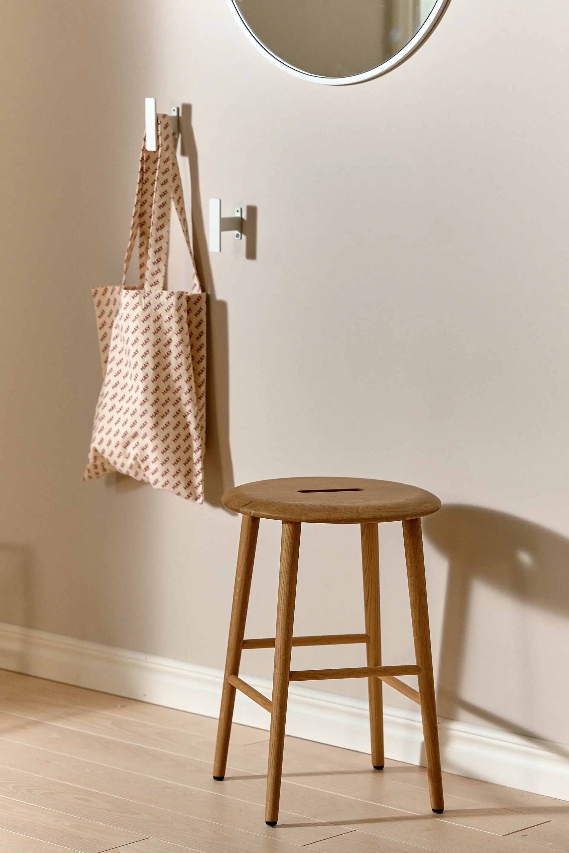 Taboret Norrabo 45 cm, Naturalnie lakierowany dąb 1898