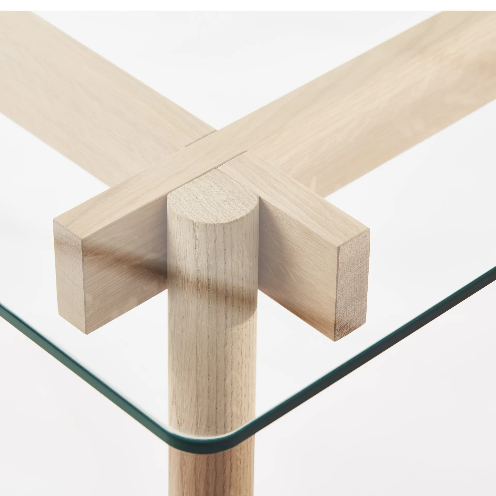 Corners stół, dąb bejcowany na czarno, szkło A2