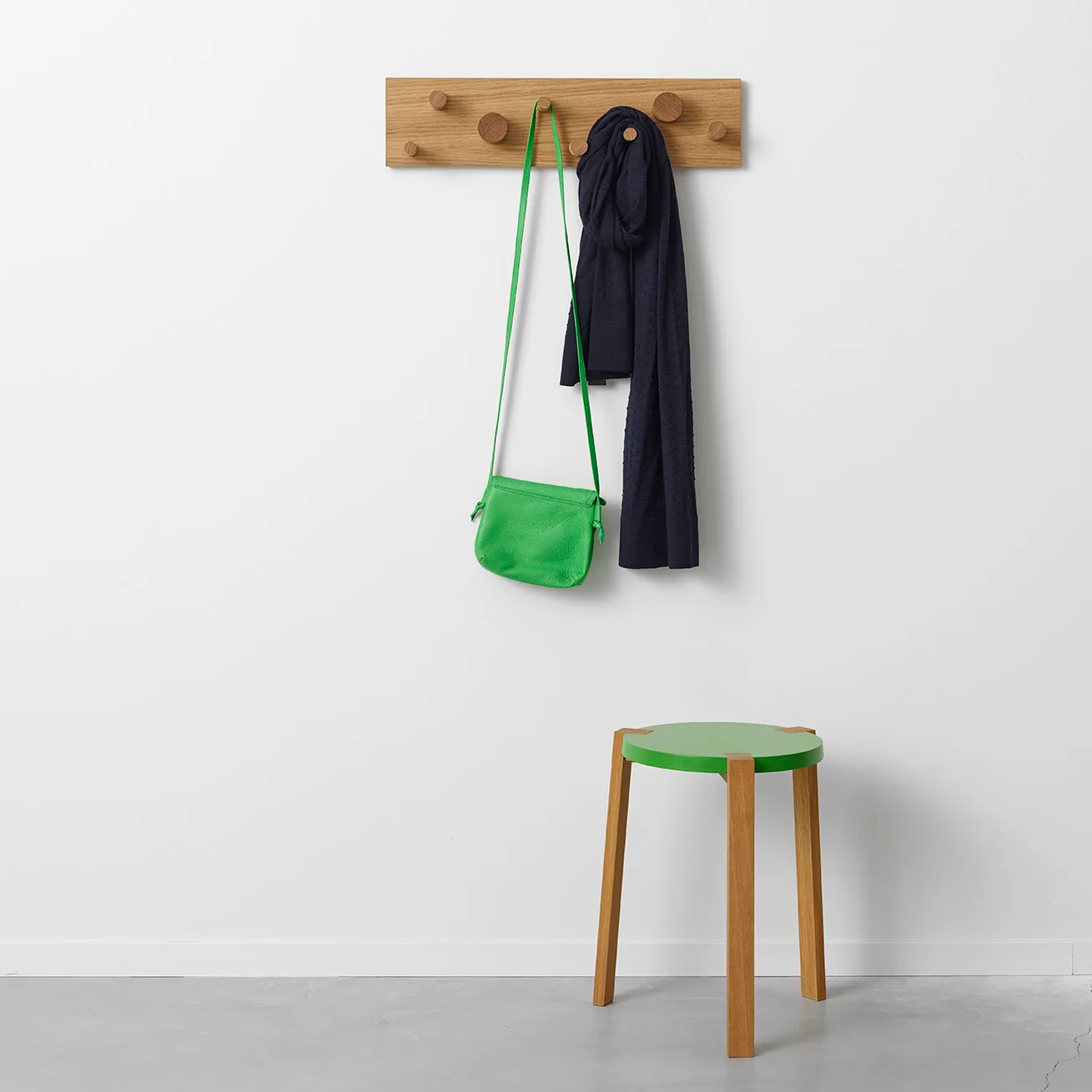 Fellow wieszak na ubrania, Dąb A2