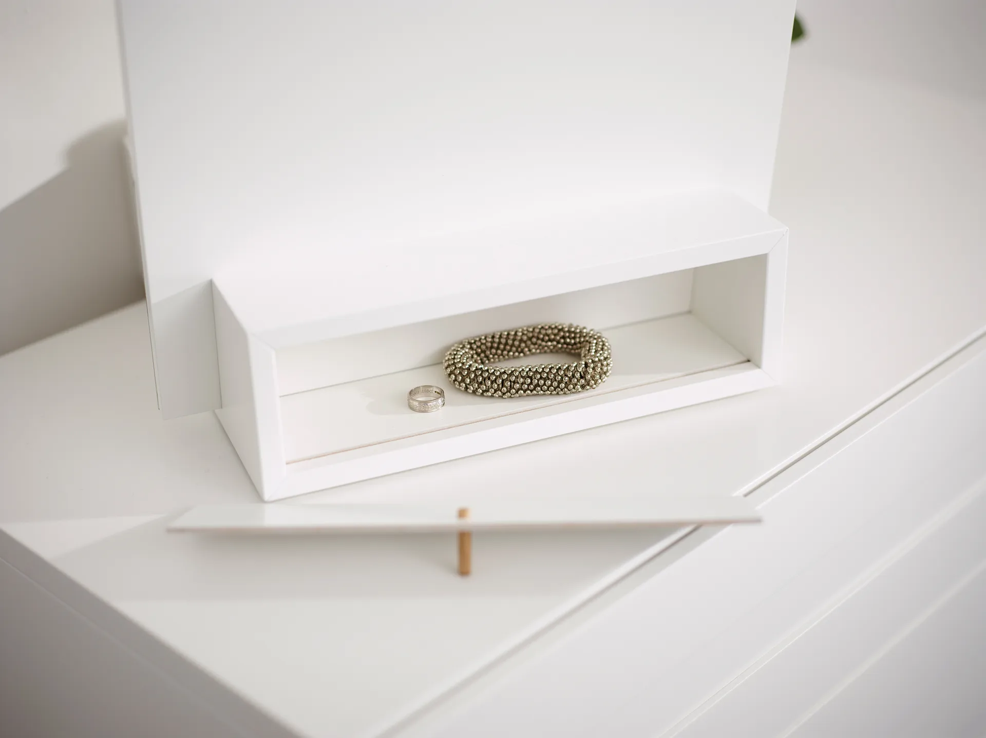 Lustro stołowe Me z pojemnikiem, Biały, 34×57×30 cm A2