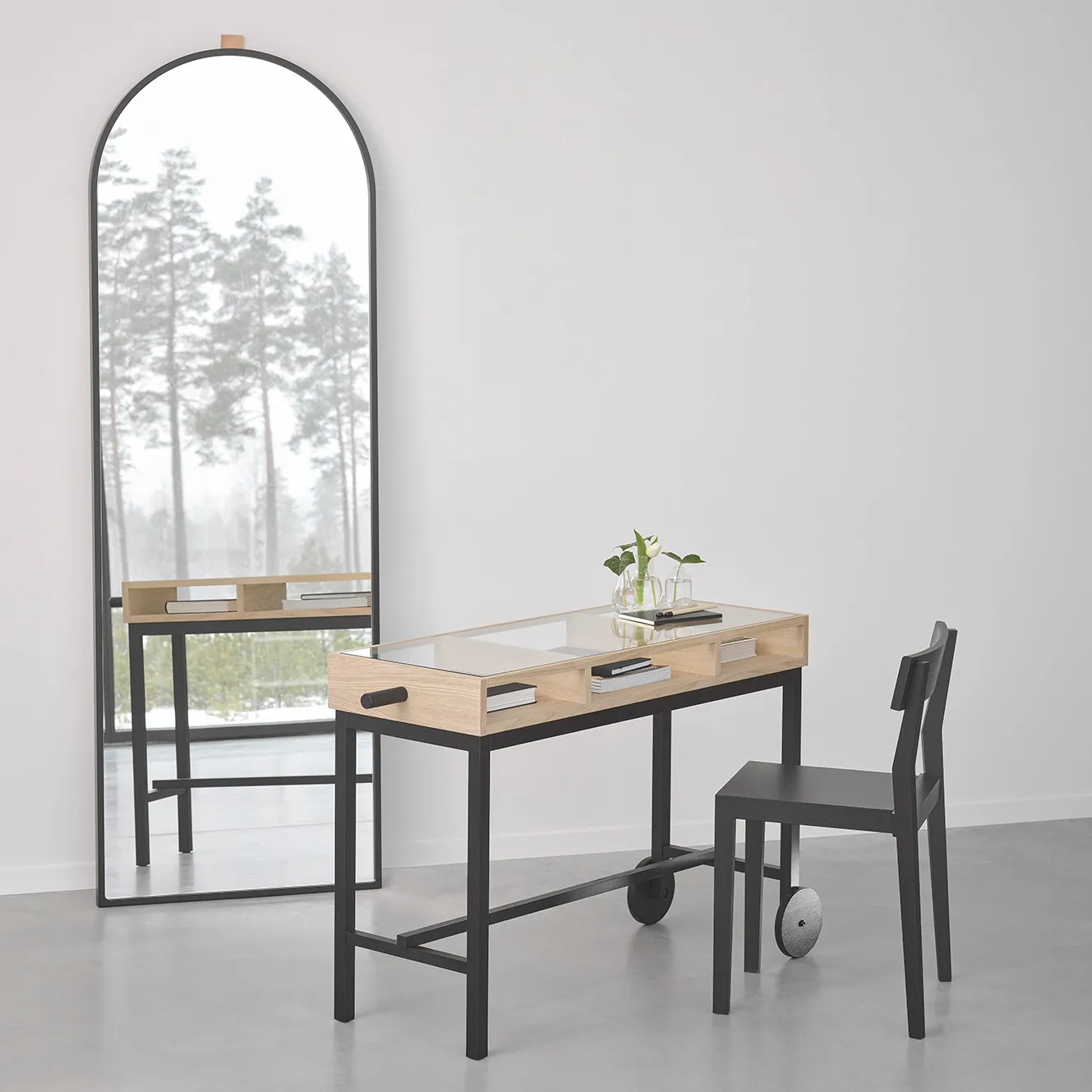 Shift biurko z kółkami, Białynaoliwione dąb-czarny A2