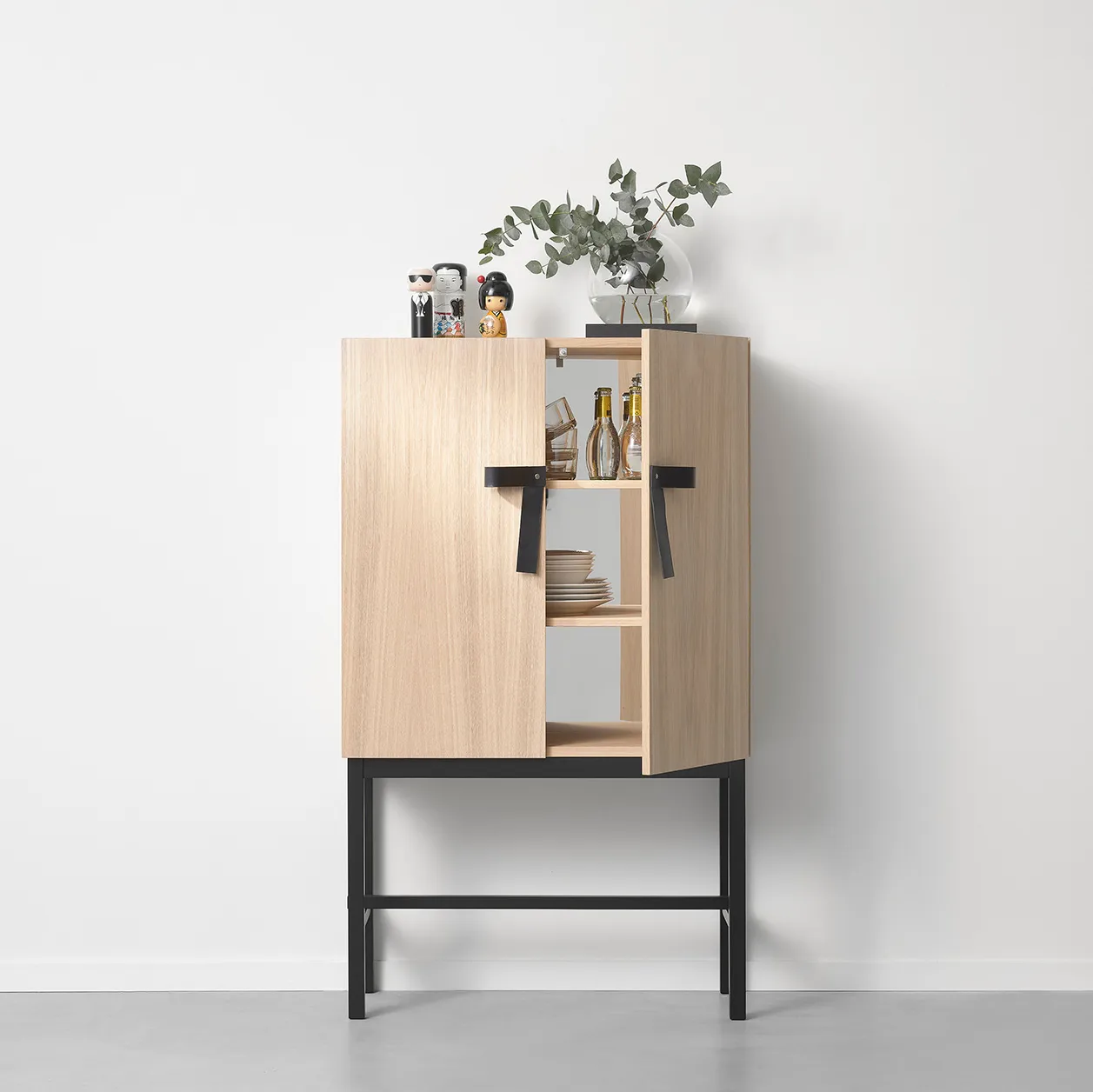 The Bow gabinet, Biały Naoliwione dąb-czarny A2