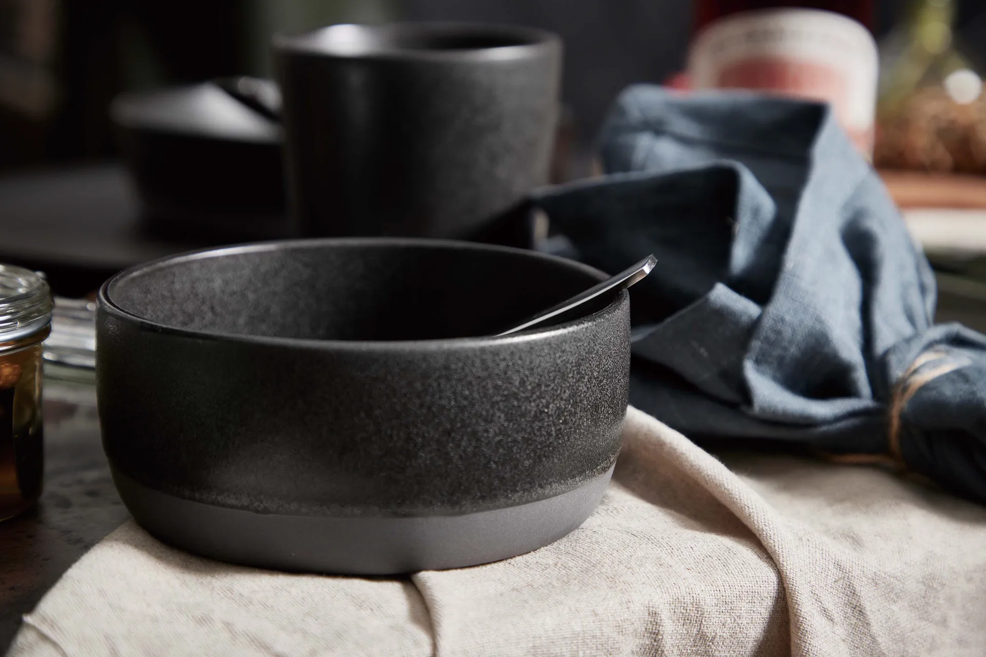 Miska Raw Ø13,5 cm, Titanium Black (czarny) Aida