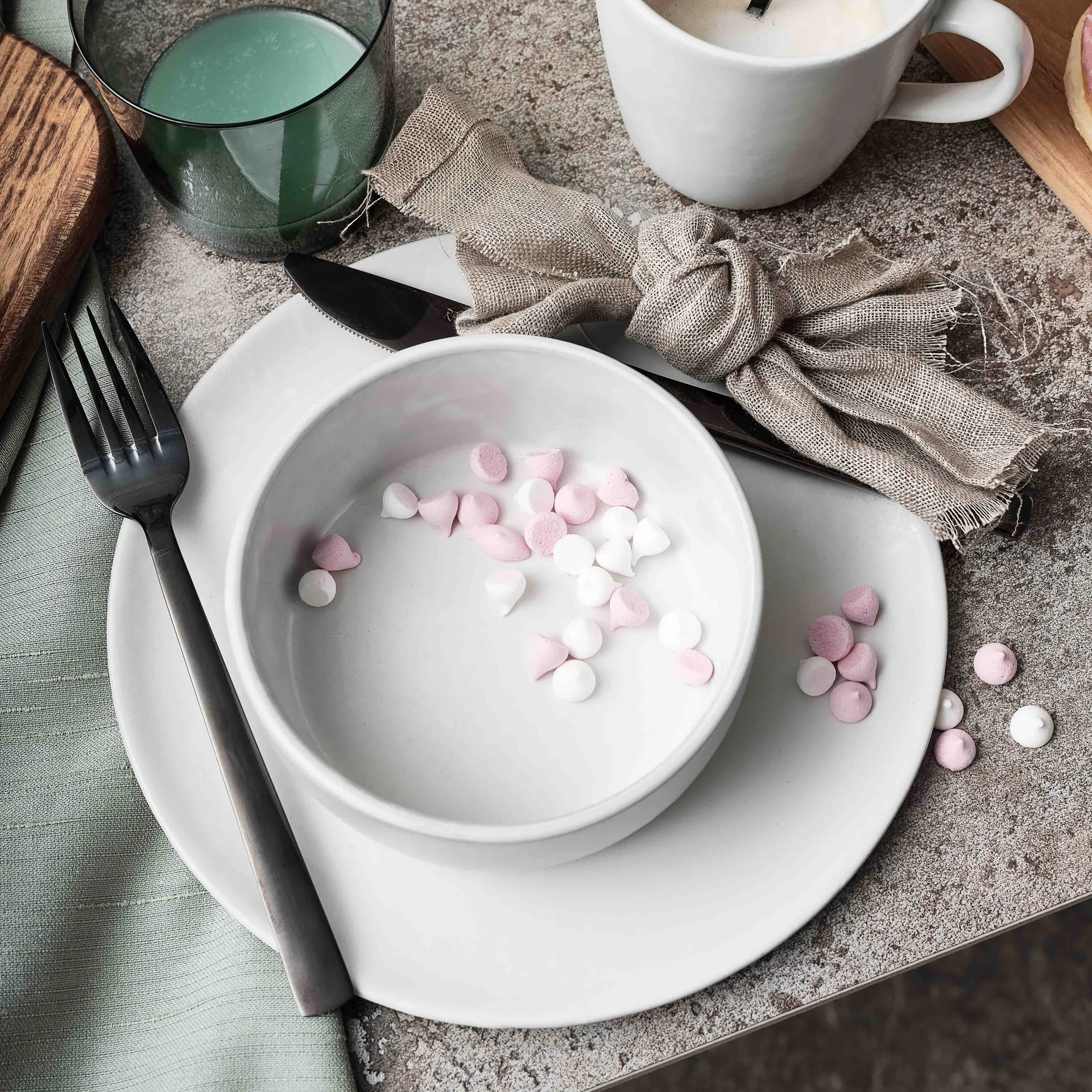 Talerz Raw Ø23 cm, Arctic white (biały) Aida