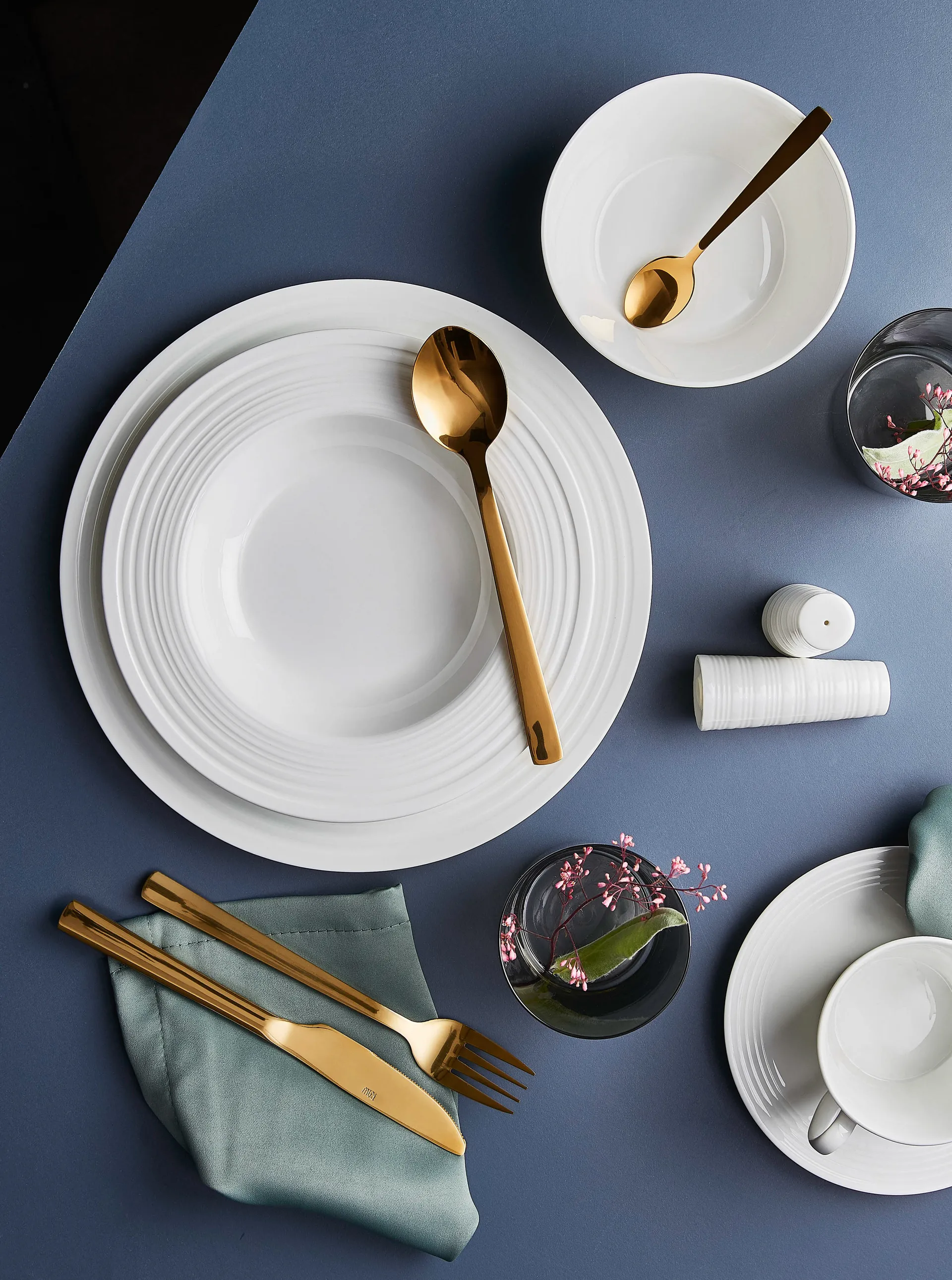 Zestaw sztućców Raw 60 szt., Gold Aida