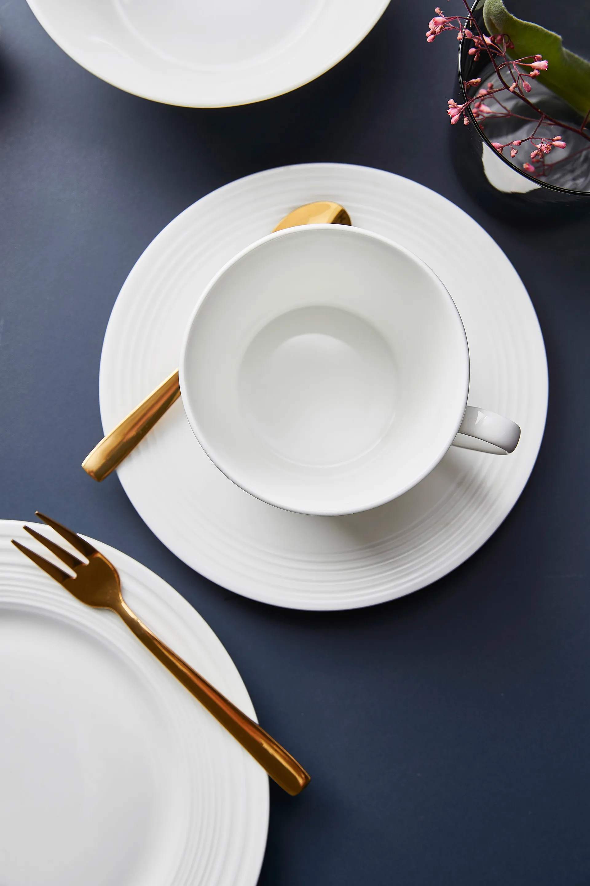 Zestaw sztućców Raw 60 szt., Gold Aida