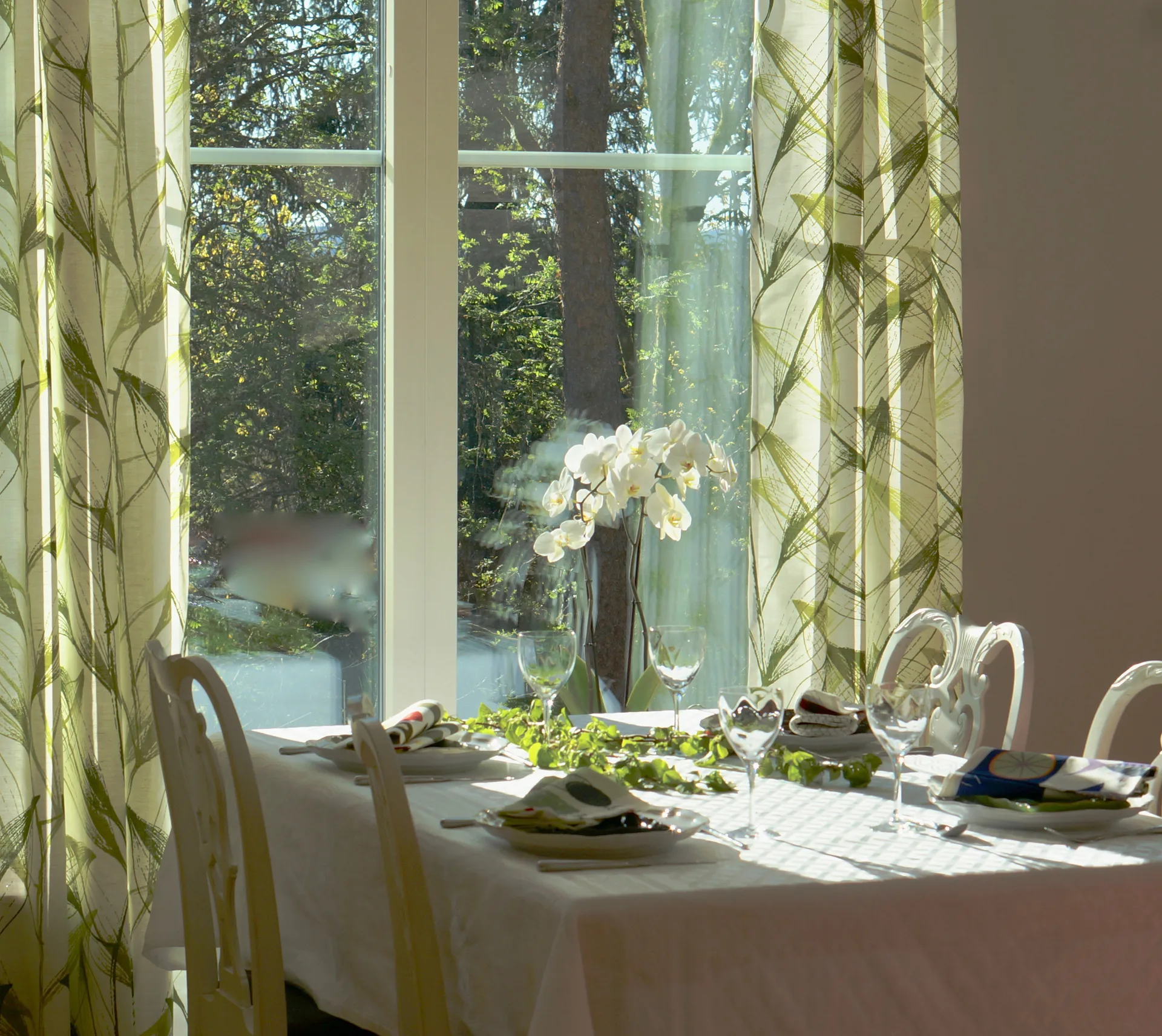 Draken obrus 150x300 cm, Biały Almedahls