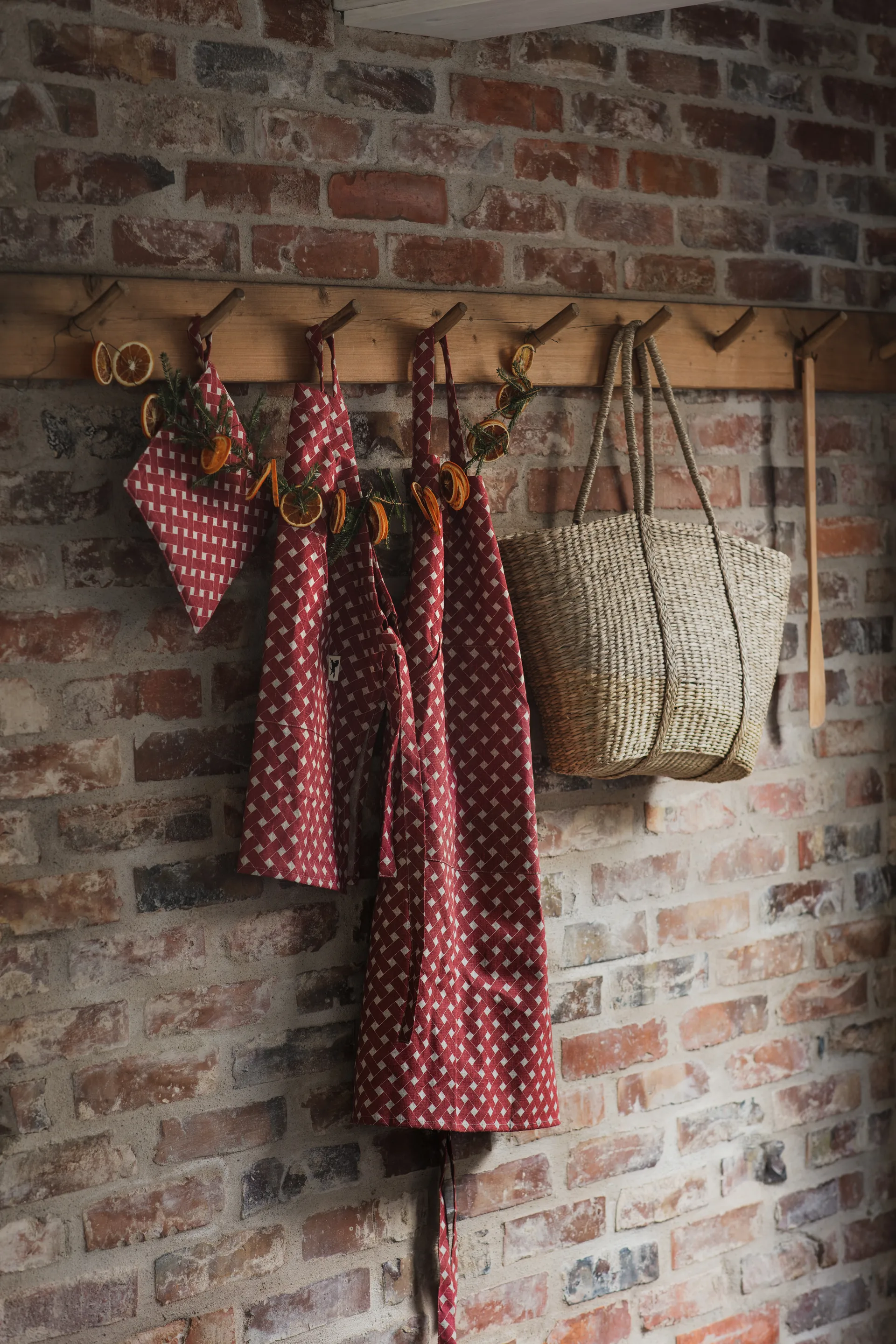 Korg Fartuch barn, Czerwony Almedahls