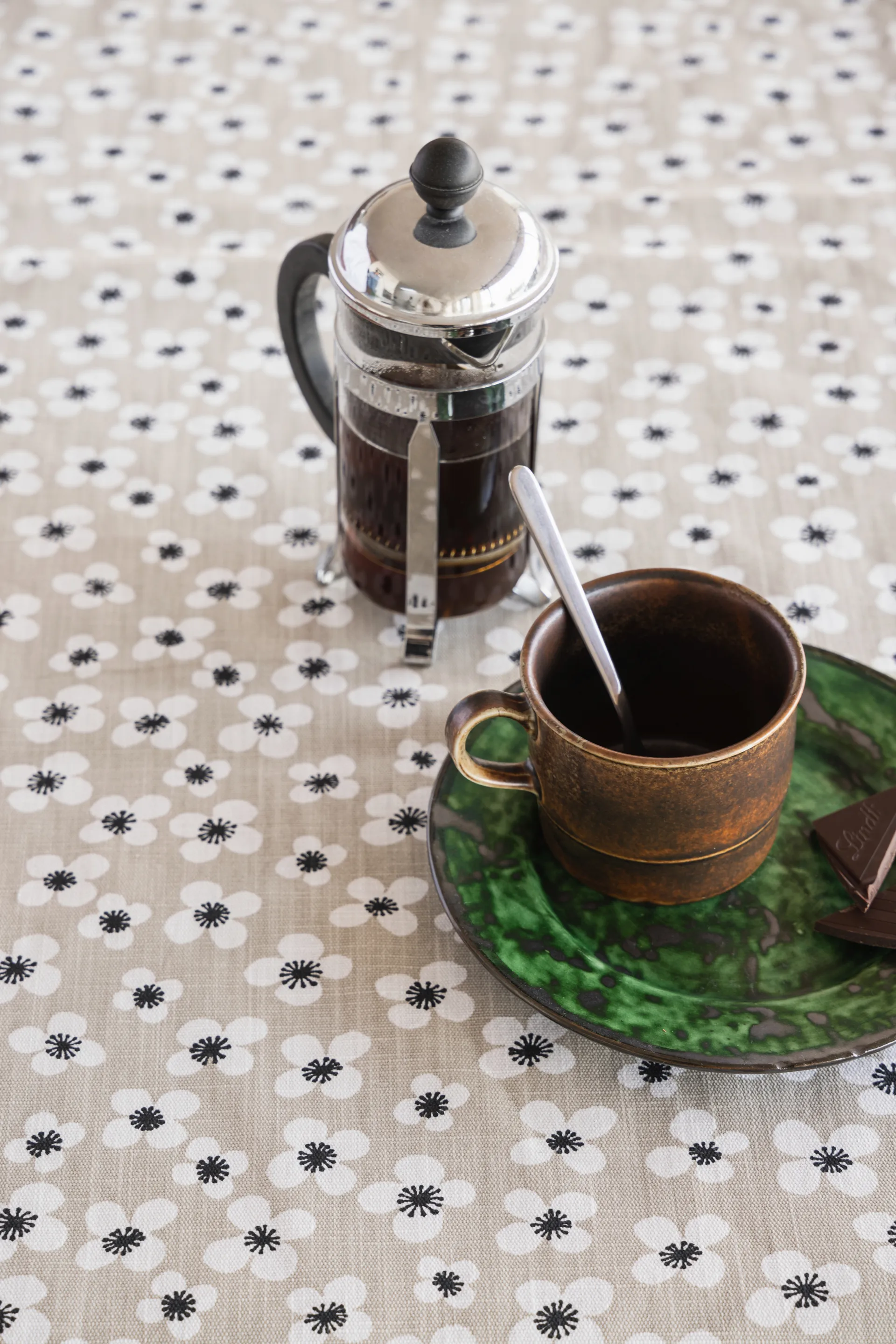 Obrus woskowany Belle Amie, Beżowy, 145x220 cm Almedahls