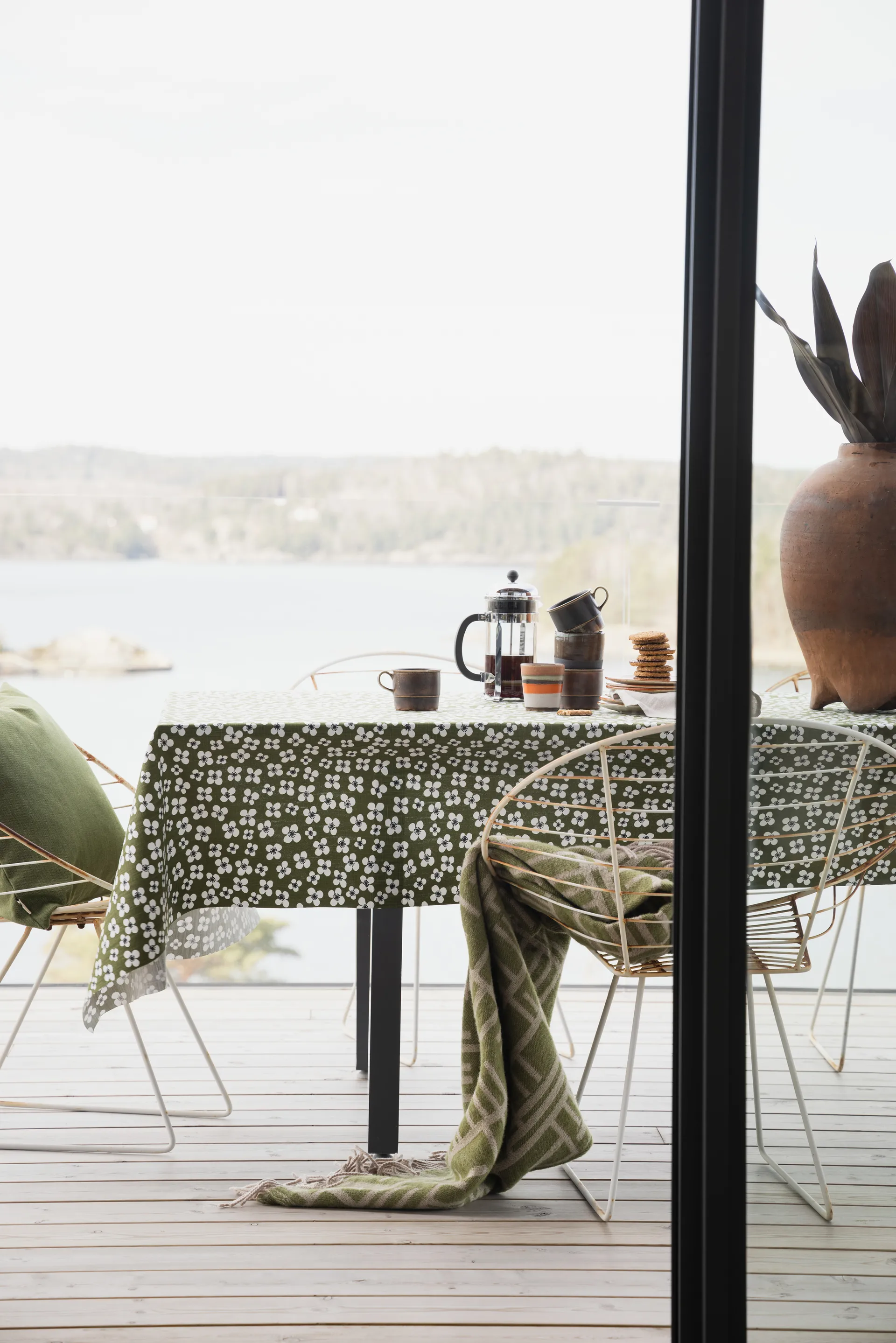 Obrus woskowany Belle Amie, Ciemnozielony, 145x220 cm Almedahls