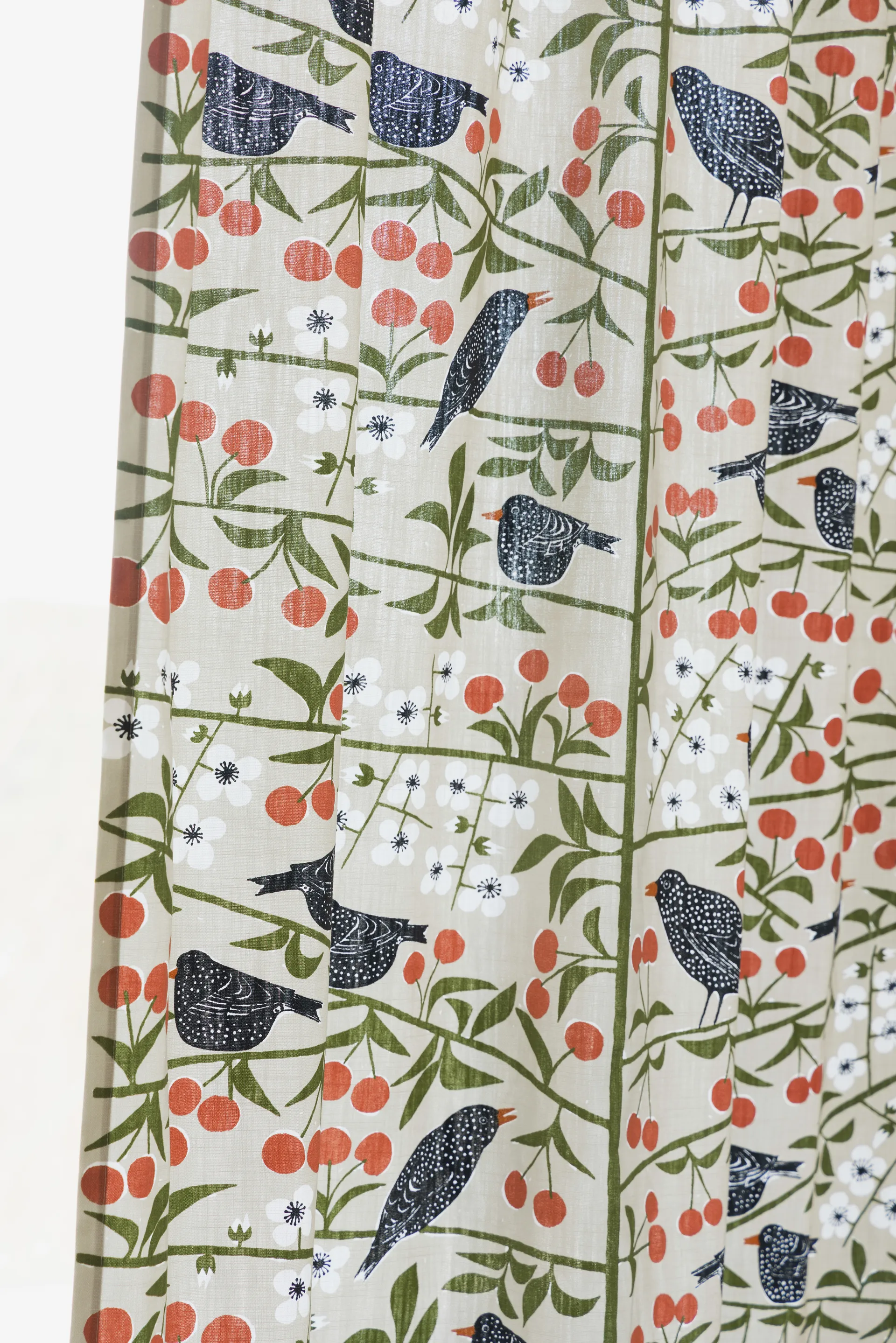 Tkanina Körsbärsträdgården, Beżowy Almedahls