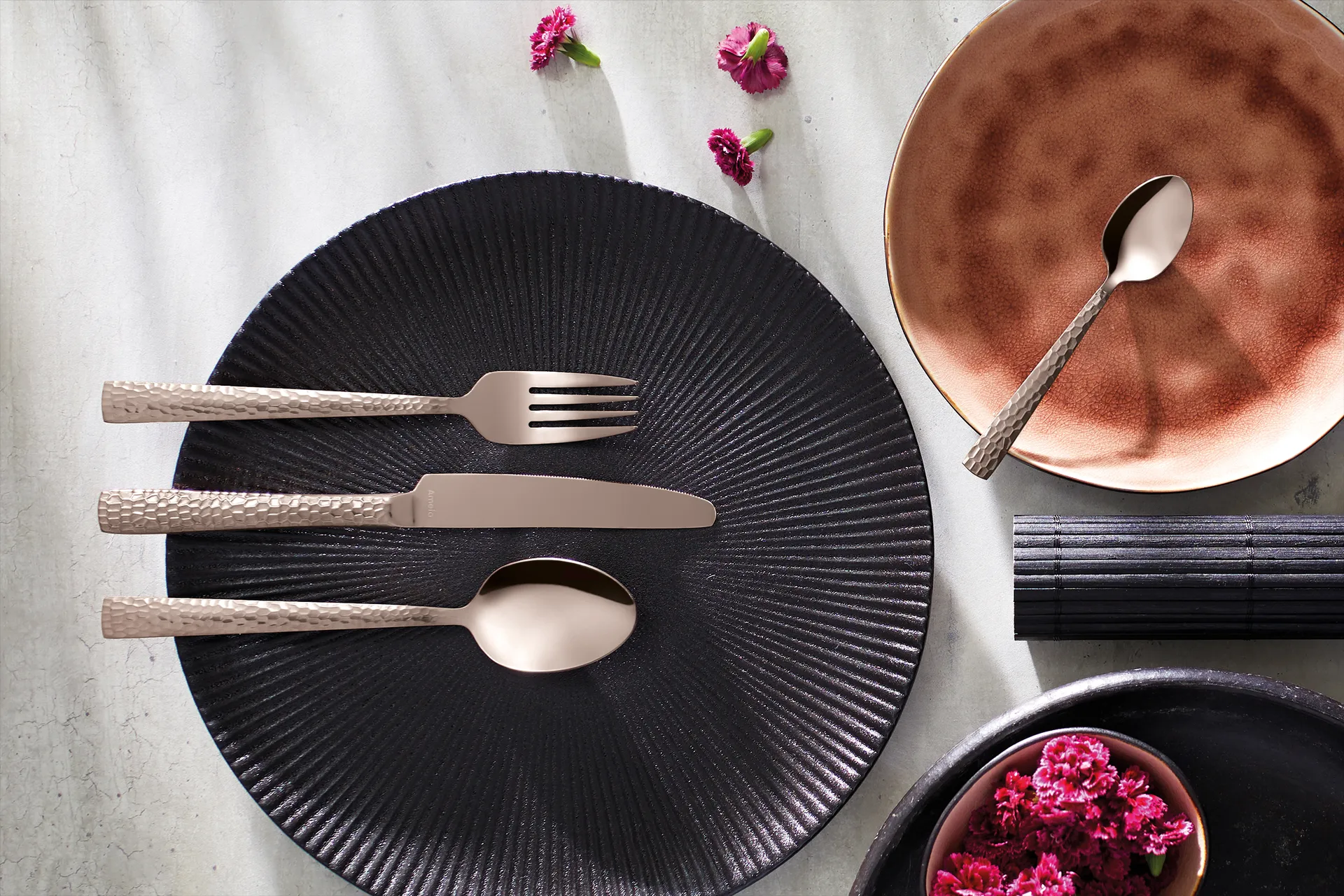 Zestaw sztućców Felicity, 24 części, Rosé champagne Amefa