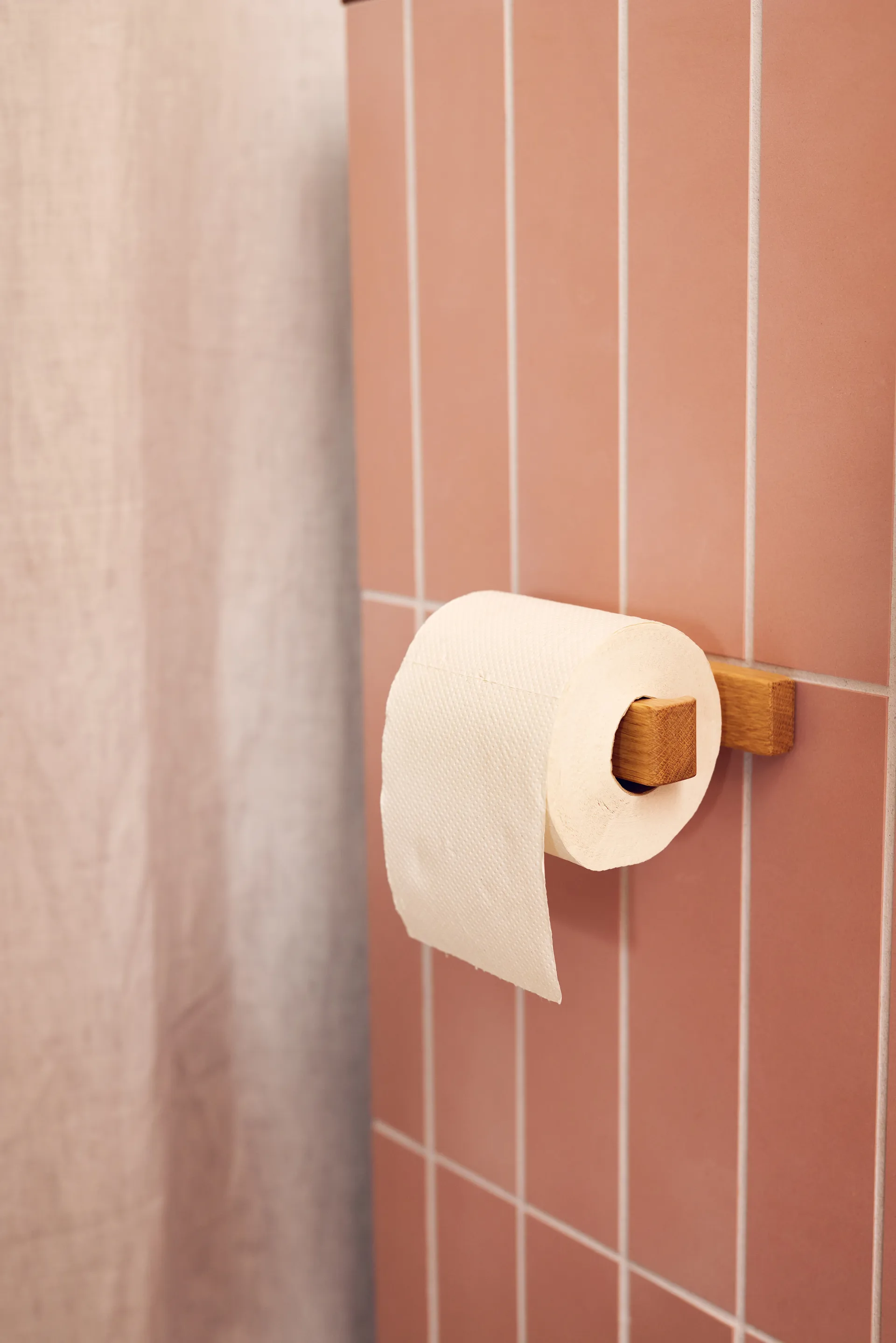 Andersen uchwyt na papier toaletowy, Lacquered oak Andersen Furniture