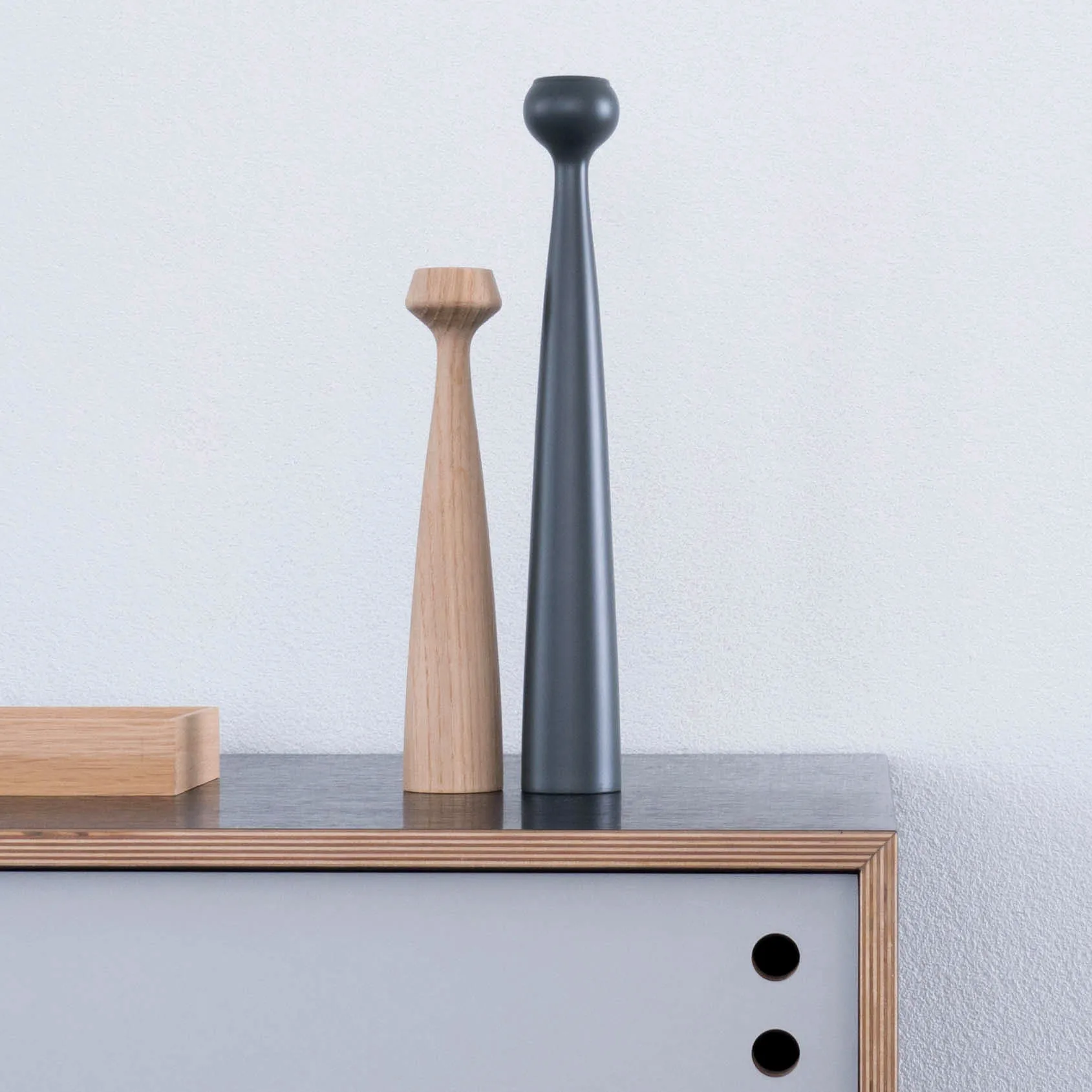 Świecznik Blossom Lily, nieobrobiony dąb Applicata