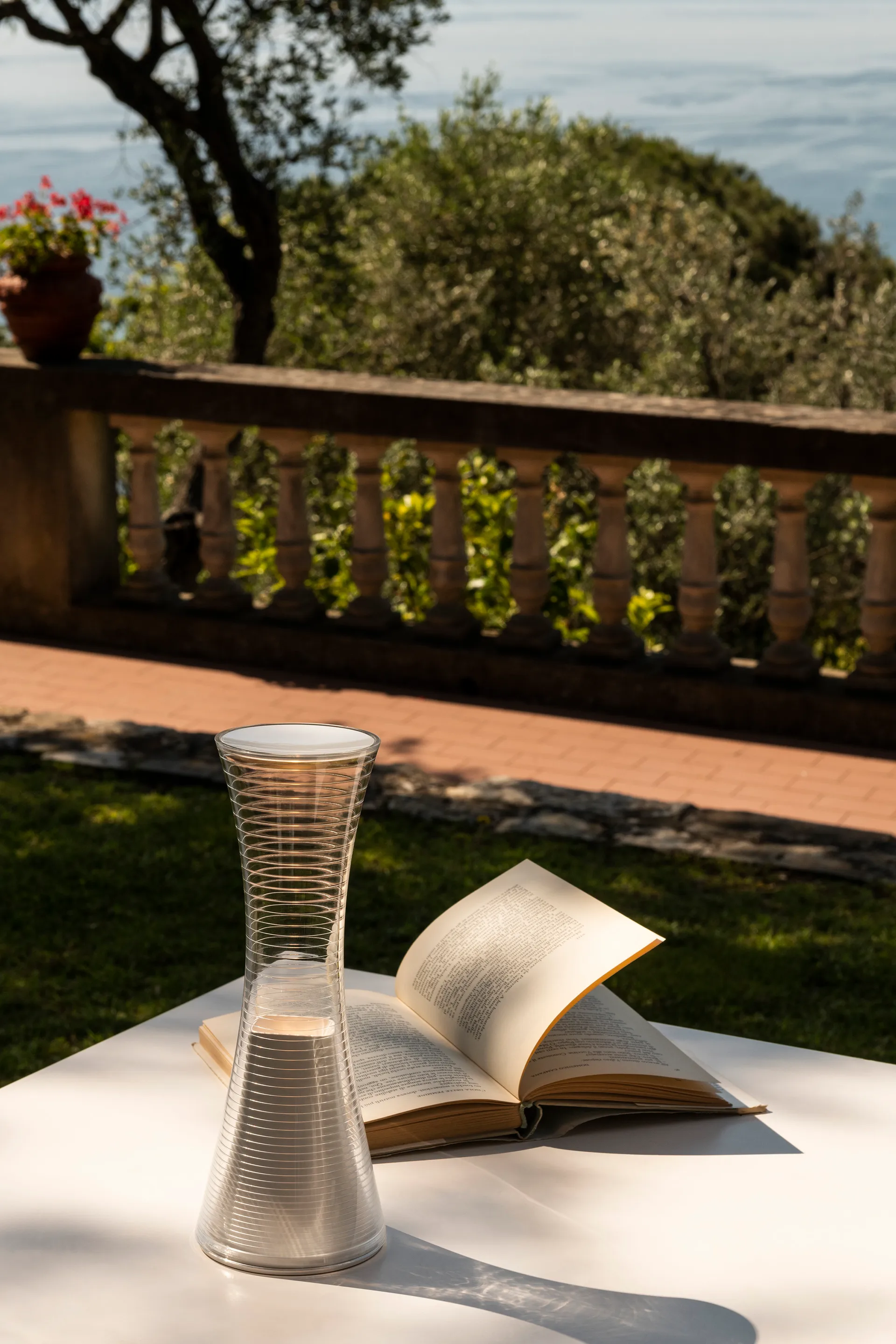 Come Together przenośna lampa stołowa 26,5 cm, Biały Artemide