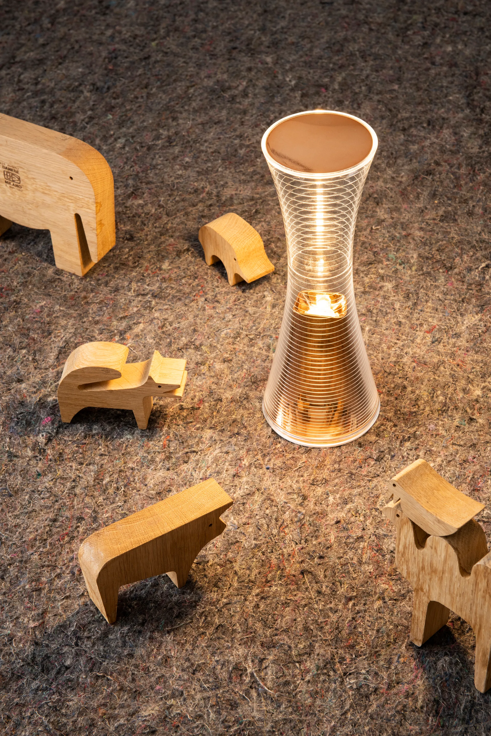 Come Together przenośna lampa stołowa 26,5 cm, Miedź Artemide