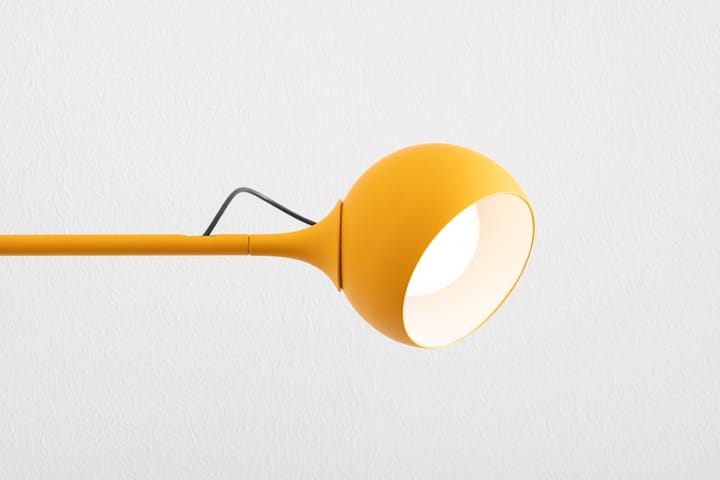 Kinkiet Ixa, Yellow Artemide