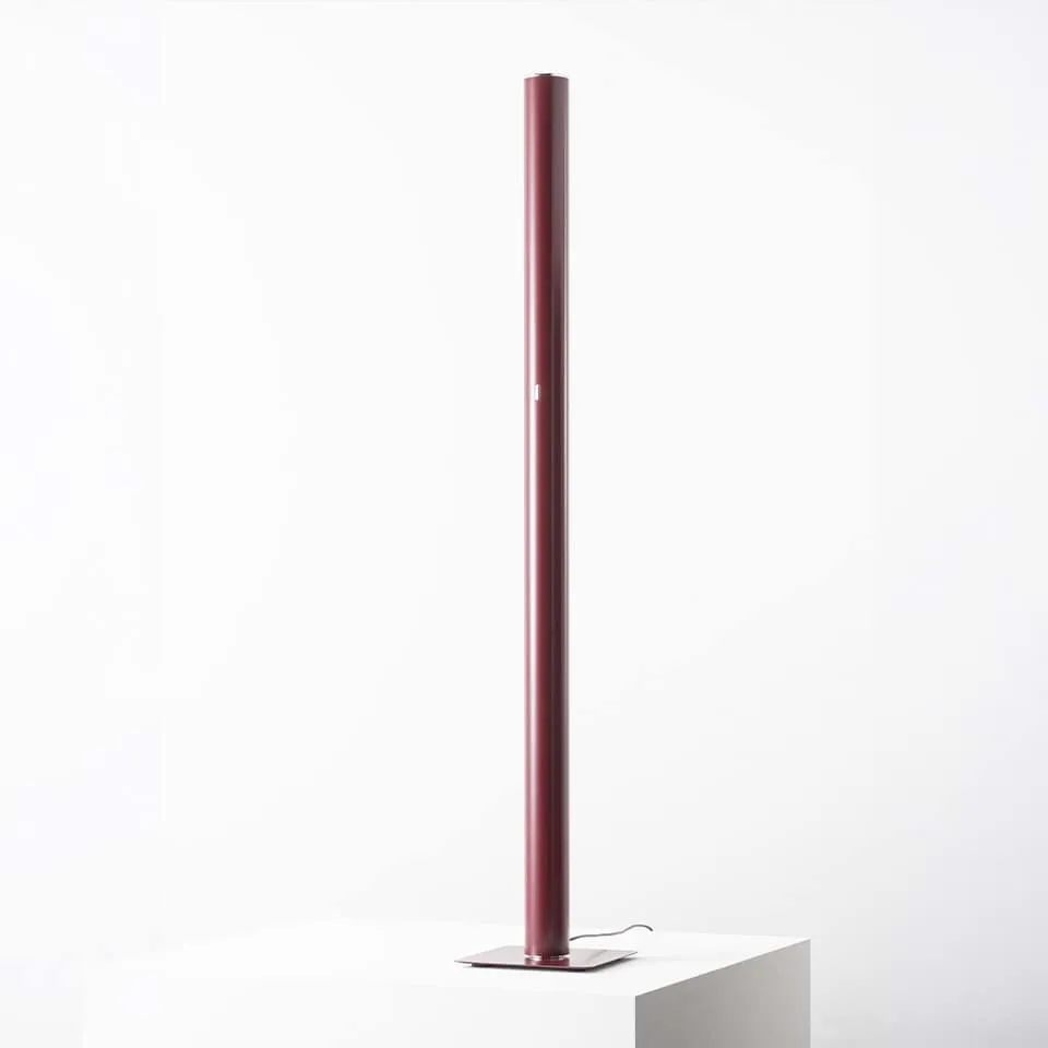 Lampa podłogowa Ilio, Rubinowa czerwień Artemide