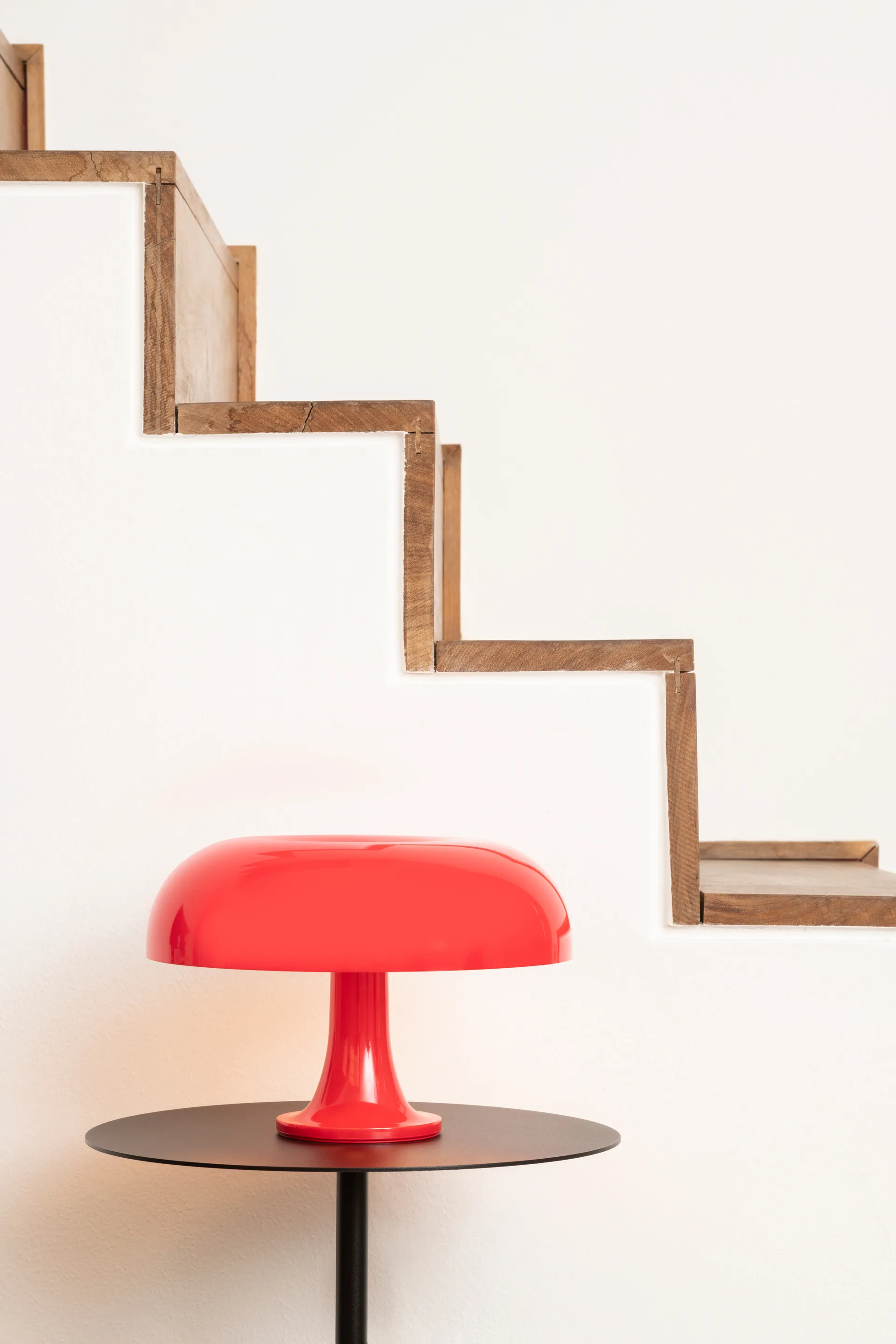 Lampa stołowa Nessino, Czerwony Artemide