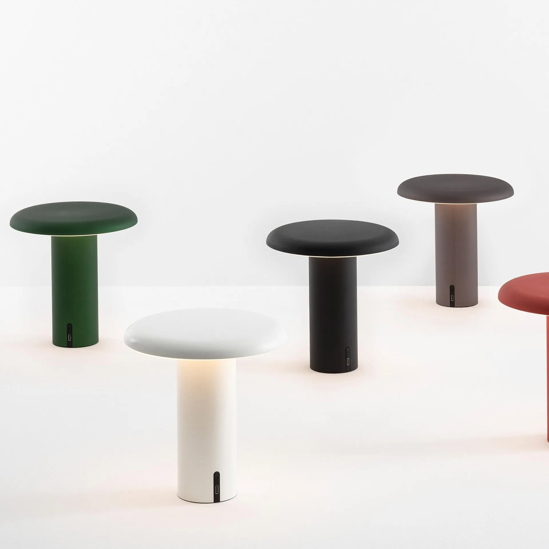 Lampa stołowa przenośna Takku 19 cm, Anodowane szare Artemide