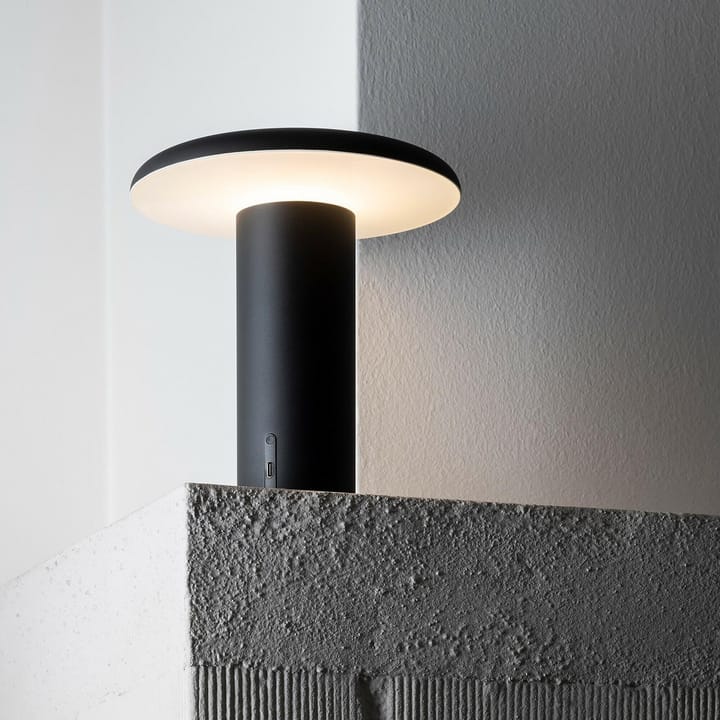 Lampa stołowa przenośna Takku 19 cm, Lakierowany czarny Artemide