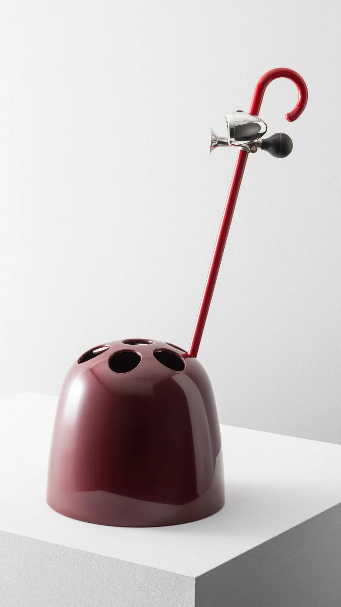 Stojak na parasole Dedalo , Rubinowa czerwień Artemide
