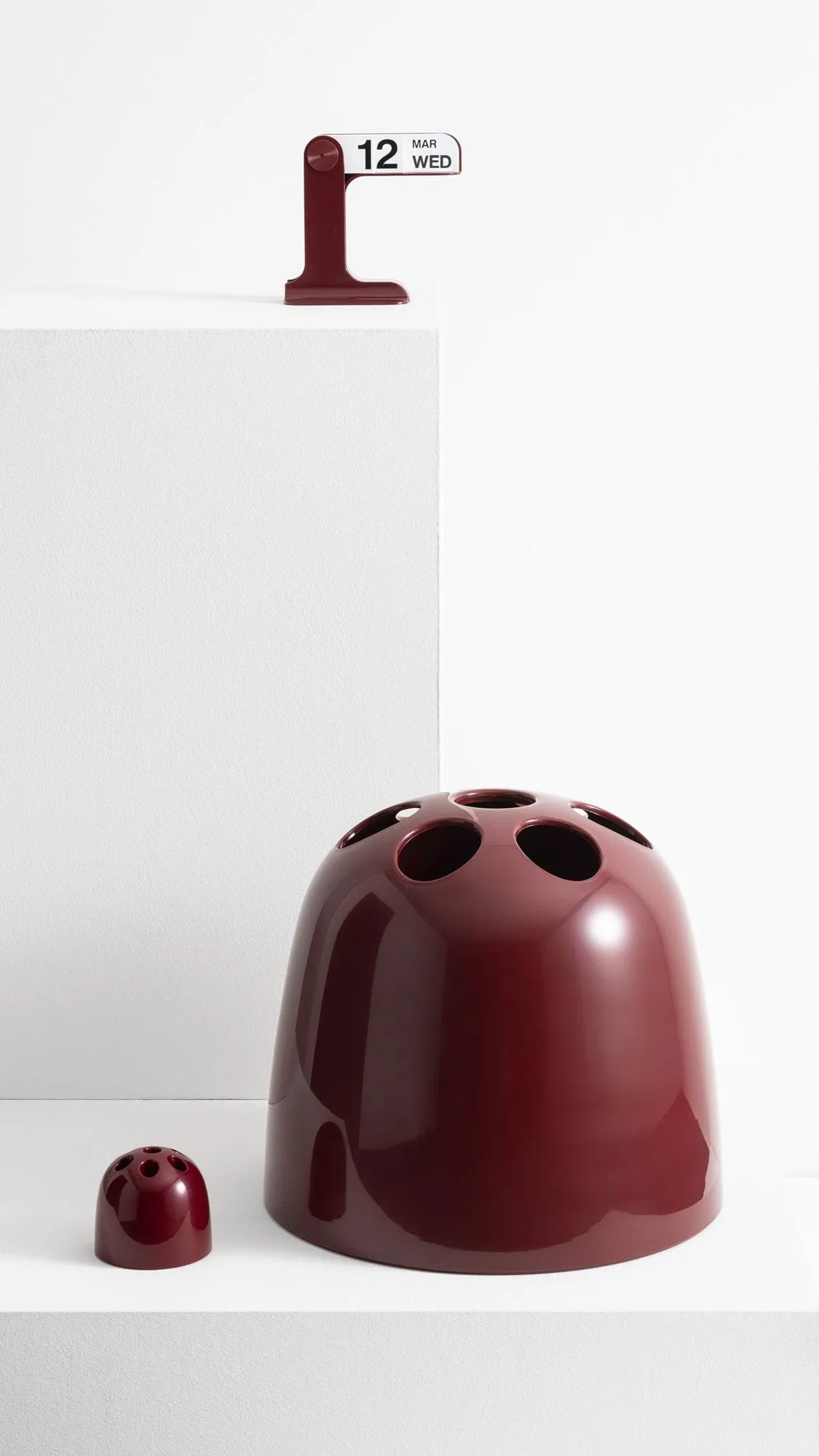Stojak na parasole Dedalo , Rubinowa czerwień Artemide