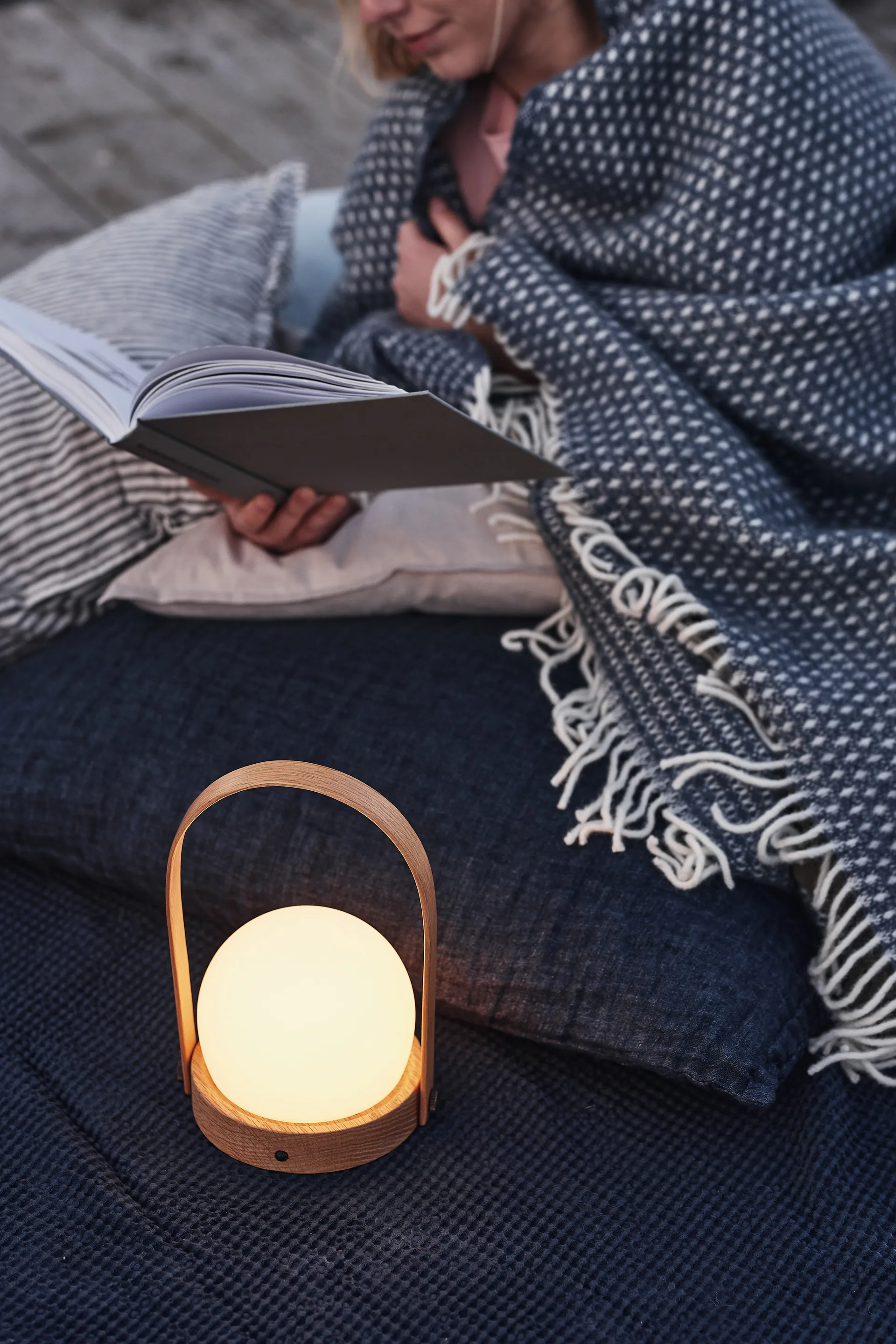 Lampa Carrie Edycja limitowana, Natural oak Audo Copenhagen