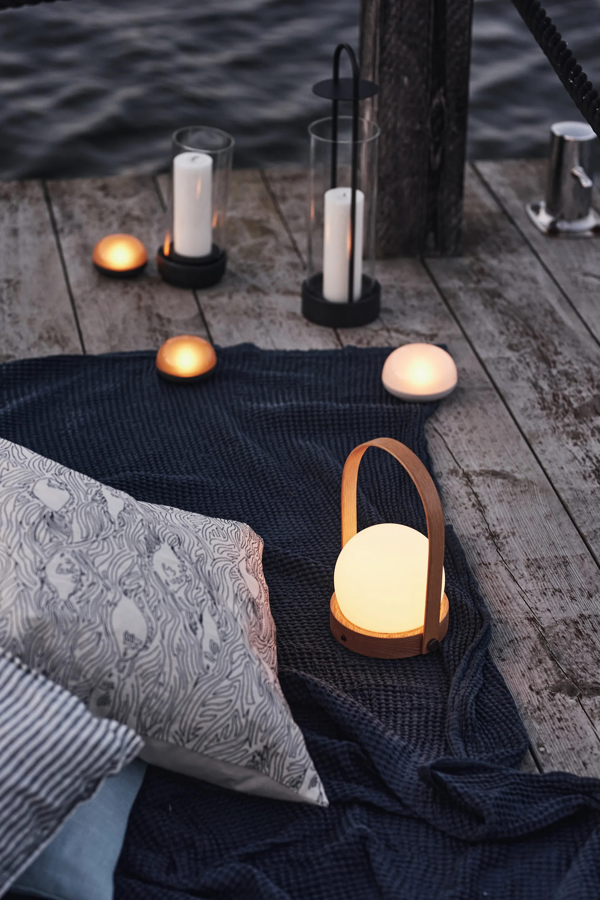 Lampa Carrie Edycja limitowana, Natural oak Audo Copenhagen