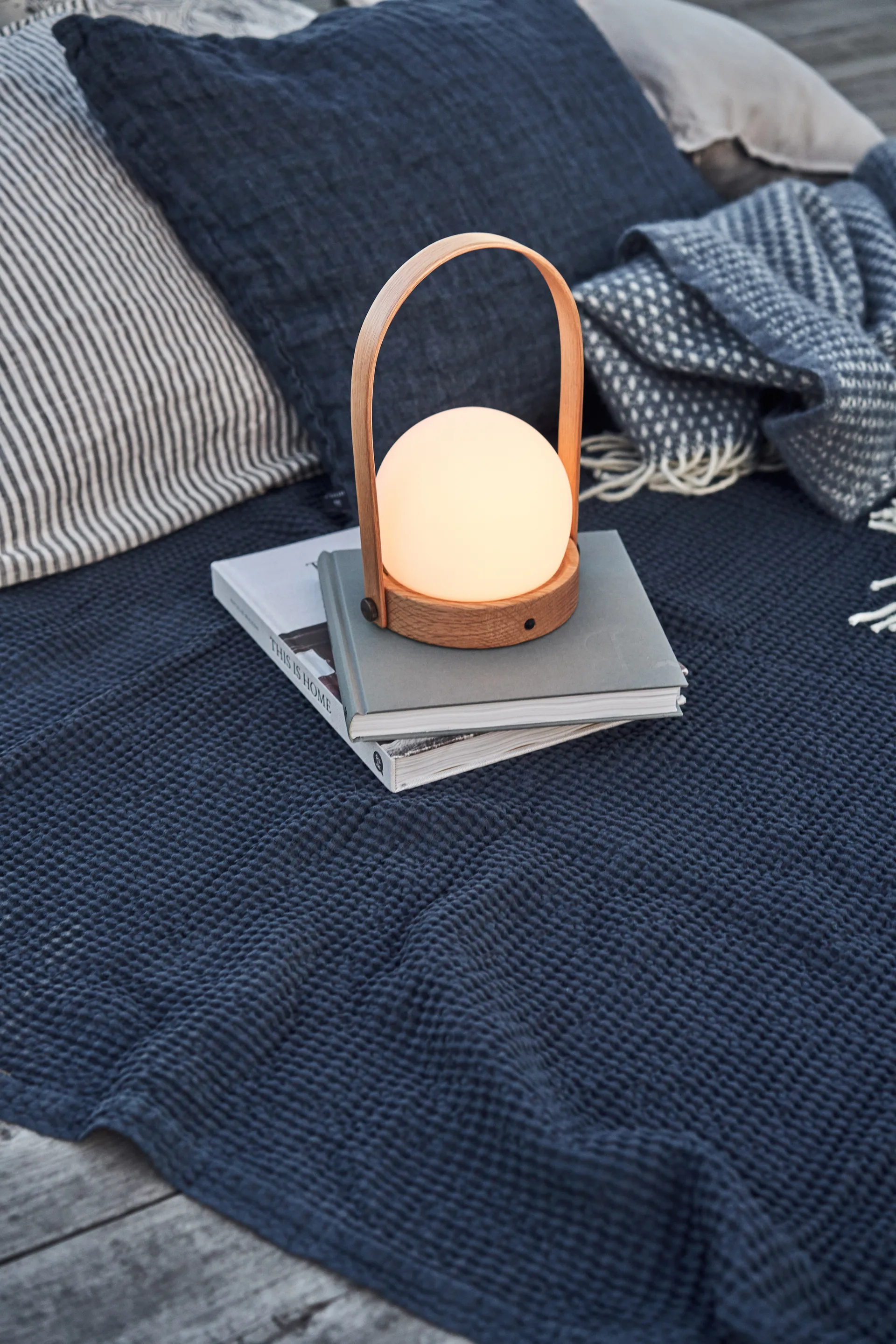 Lampa Carrie Edycja limitowana, Natural oak Audo Copenhagen