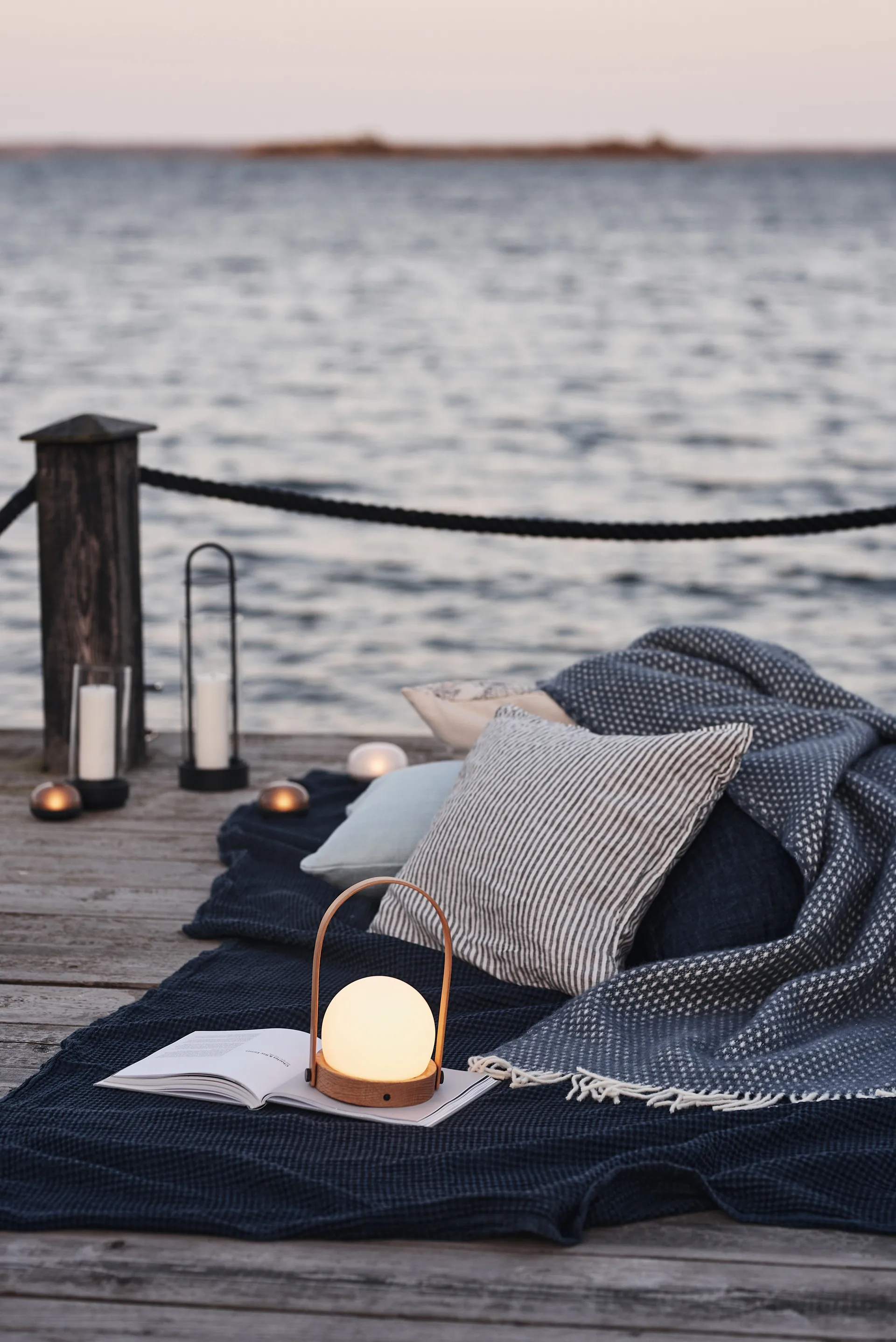 Lampa Carrie Edycja limitowana, Natural oak Audo Copenhagen