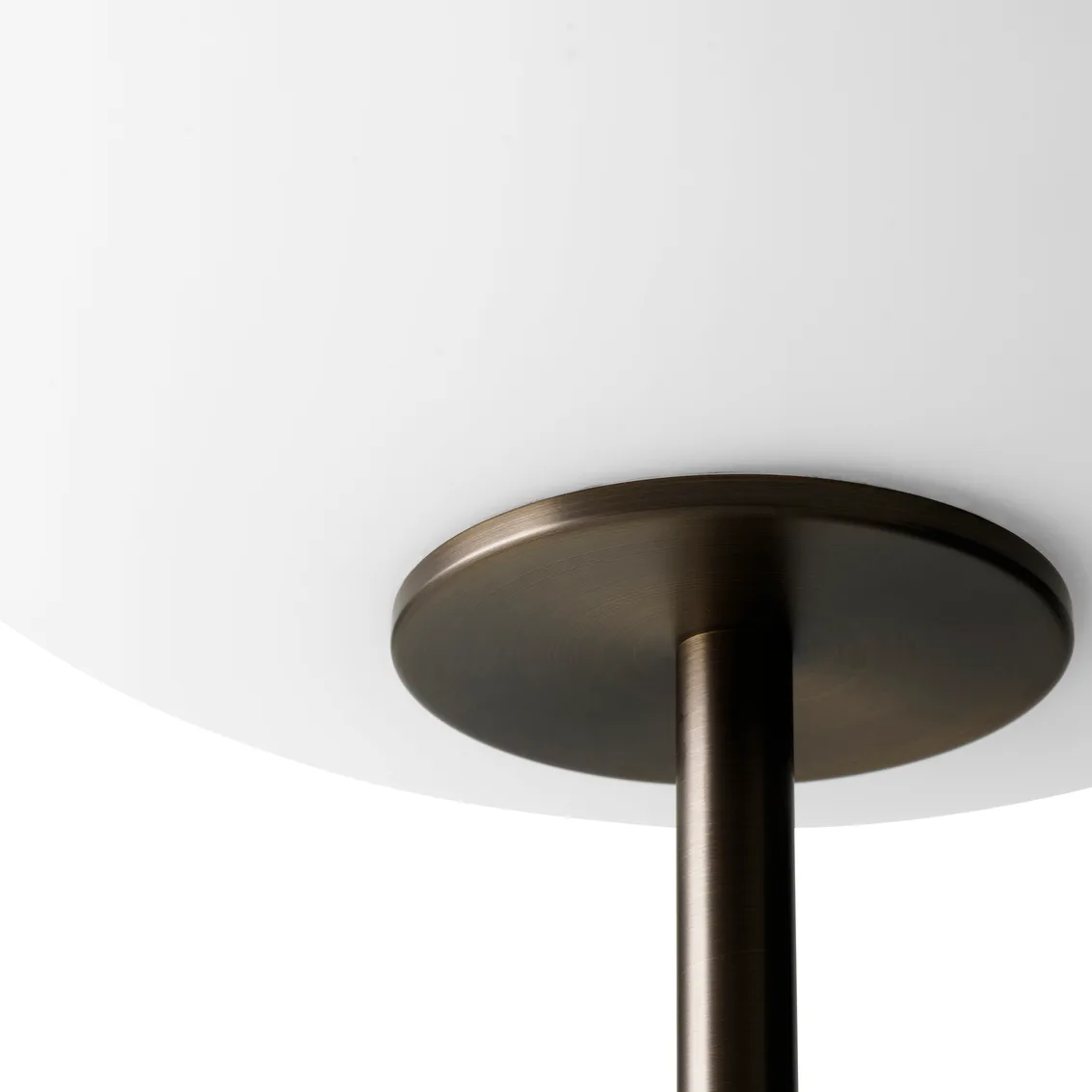 Lampa podłogowa JWDA, marmurowy-brązowy mosiądz Audo Copenhagen