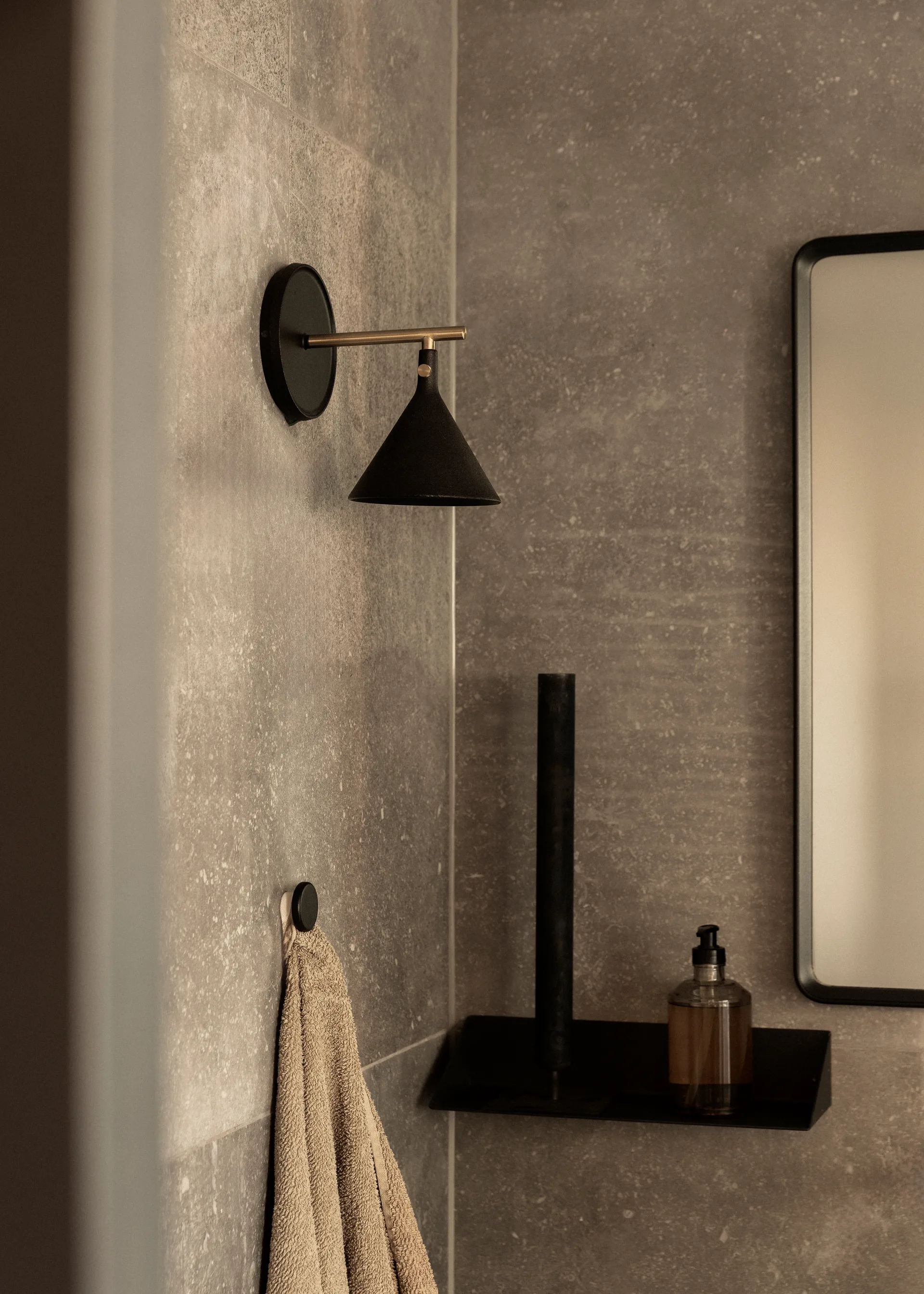 Lampa ścienna Cast Sconce diffuser montaż stały, Black Audo Copenhagen