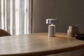Lampa stołowa Column przenośna - Aluminium - Audo Copenhagen
