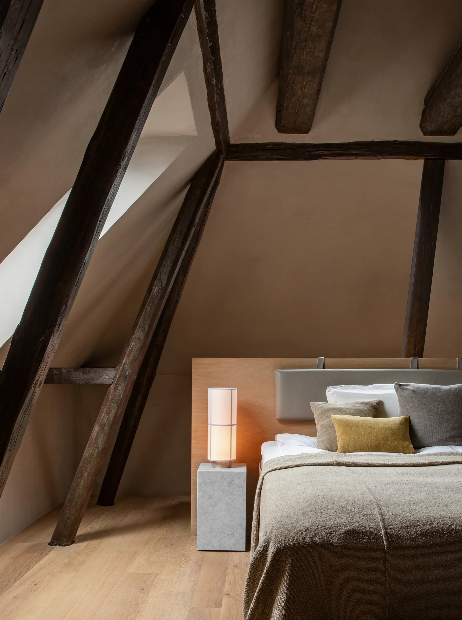 Lampa stołowa Hashira, Raw Audo Copenhagen