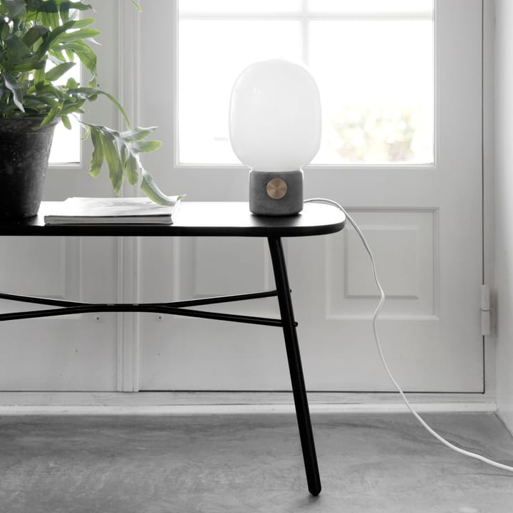 Lampa stołowa JWDA, beton - mosiądz Audo Copenhagen